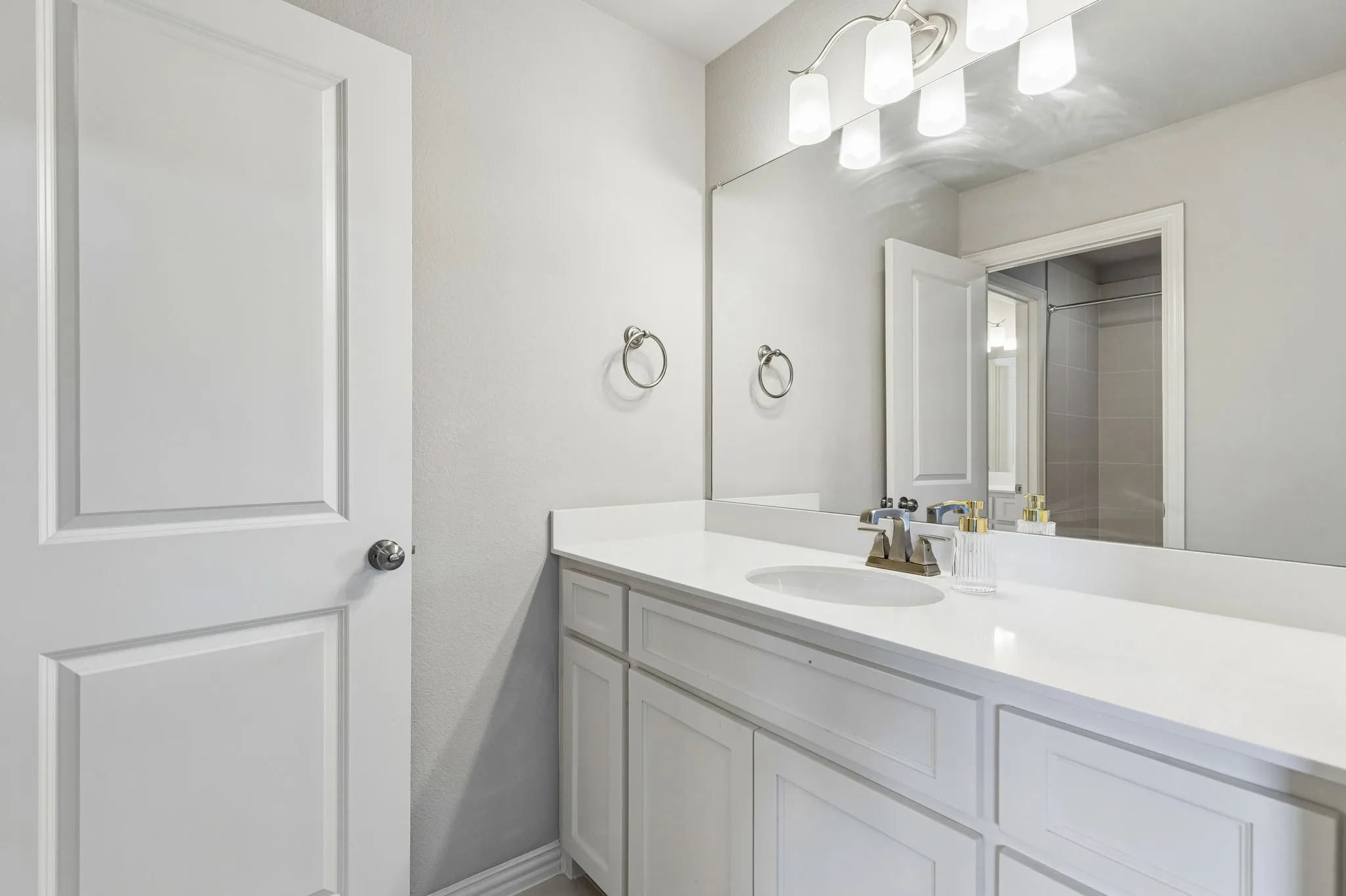 Single Family Residence For Sale in Collin County , 618 Cano Street, Allen, Texas 75002, 4 Bedroom, 4 Bathroom, 2 Garage spaces, 3,369 Sqft, built in 2015, mls#21409773, Real Estate Agent in Allen, Homes For Sale in Collin county, Homes For Sale in Allen, Realtor in Allen Texas, Real Estate Brokerage Independent Realty Texas, Luminita Cordes Realtor