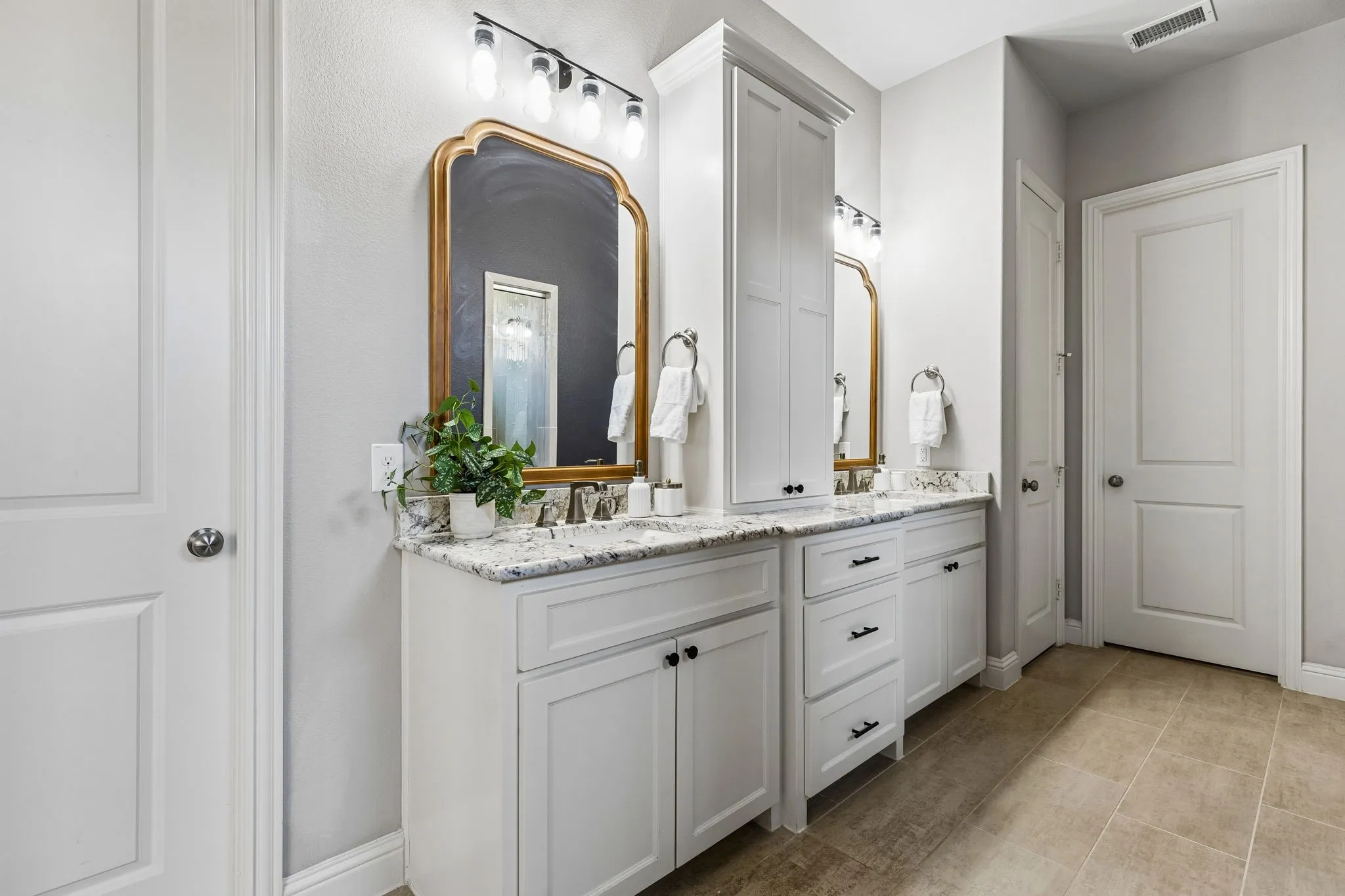 Single Family Residence For Sale in Collin County , 618 Cano Street, Allen, Texas 75002, 4 Bedroom, 4 Bathroom, 2 Garage spaces, 3,369 Sqft, built in 2015, mls#21409773, Real Estate Agent in Allen, Homes For Sale in Collin county, Homes For Sale in Allen, Realtor in Allen Texas, Real Estate Brokerage Independent Realty Texas, Luminita Cordes Realtor