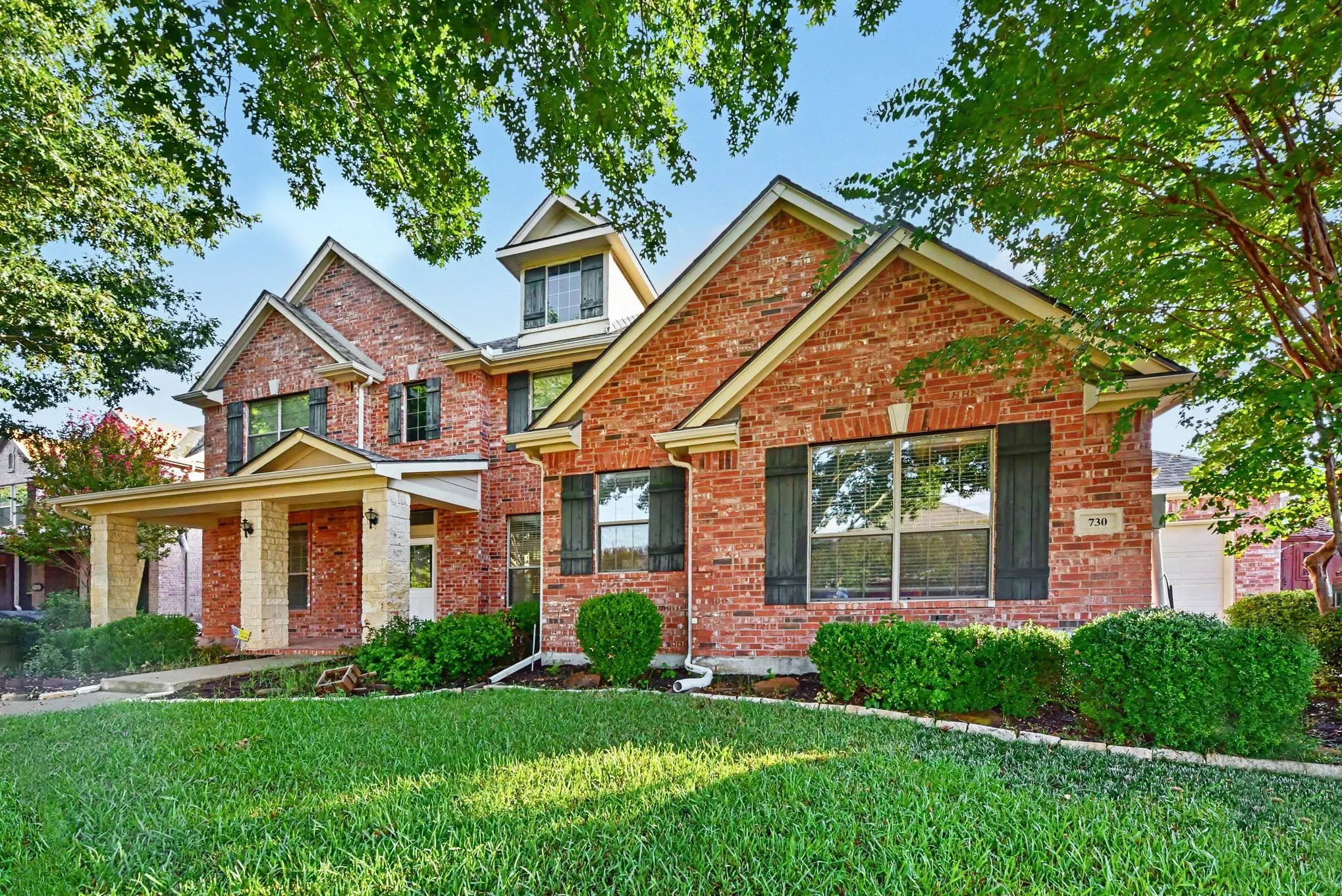 Single Family Residence For Sale in Collin County , 730 Pheasant Run Drive, Murphy, Texas 75094, 5 Bedroom, 4 Bathroom, 3 Garage spaces, 4,140 Sqft, built in 2004, mls#21410686, Real Estate Agent in Murphy, Homes For Sale in Collin county, Homes For Sale in Murphy, Realtor in Murphy Texas, Real Estate Brokerage Independent Realty Texas, Luminita Cordes Realtor