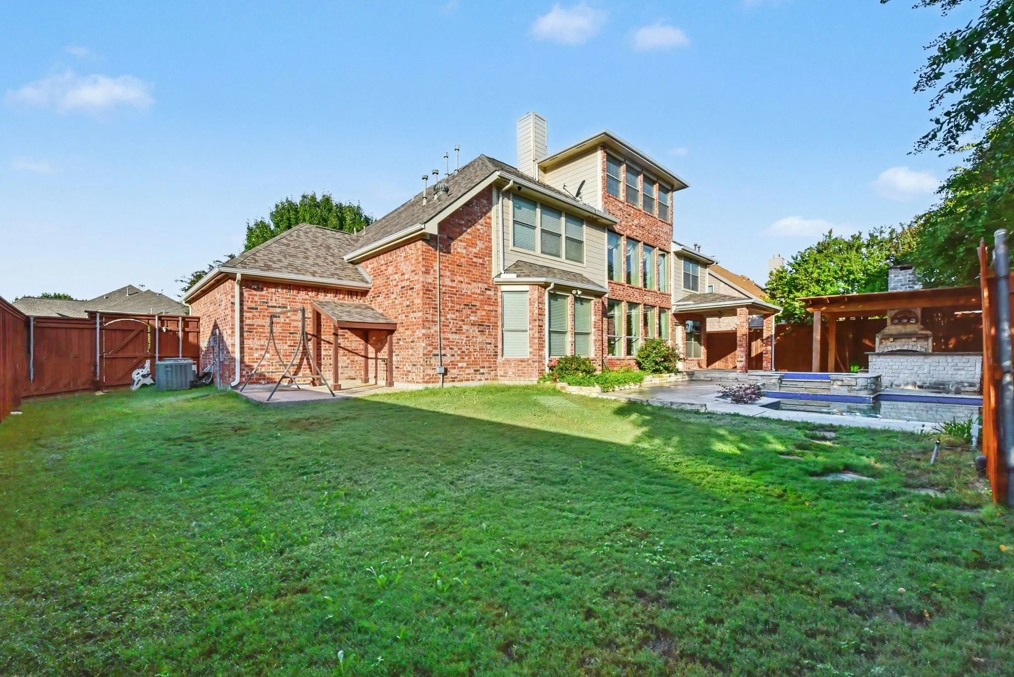 Single Family Residence For Sale in Collin County , 730 Pheasant Run Drive, Murphy, Texas 75094, 5 Bedroom, 4 Bathroom, 3 Garage spaces, 4,140 Sqft, built in 2004, mls#21410686, Real Estate Agent in Murphy, Homes For Sale in Collin county, Homes For Sale in Murphy, Realtor in Murphy Texas, Real Estate Brokerage Independent Realty Texas, Luminita Cordes Realtor
