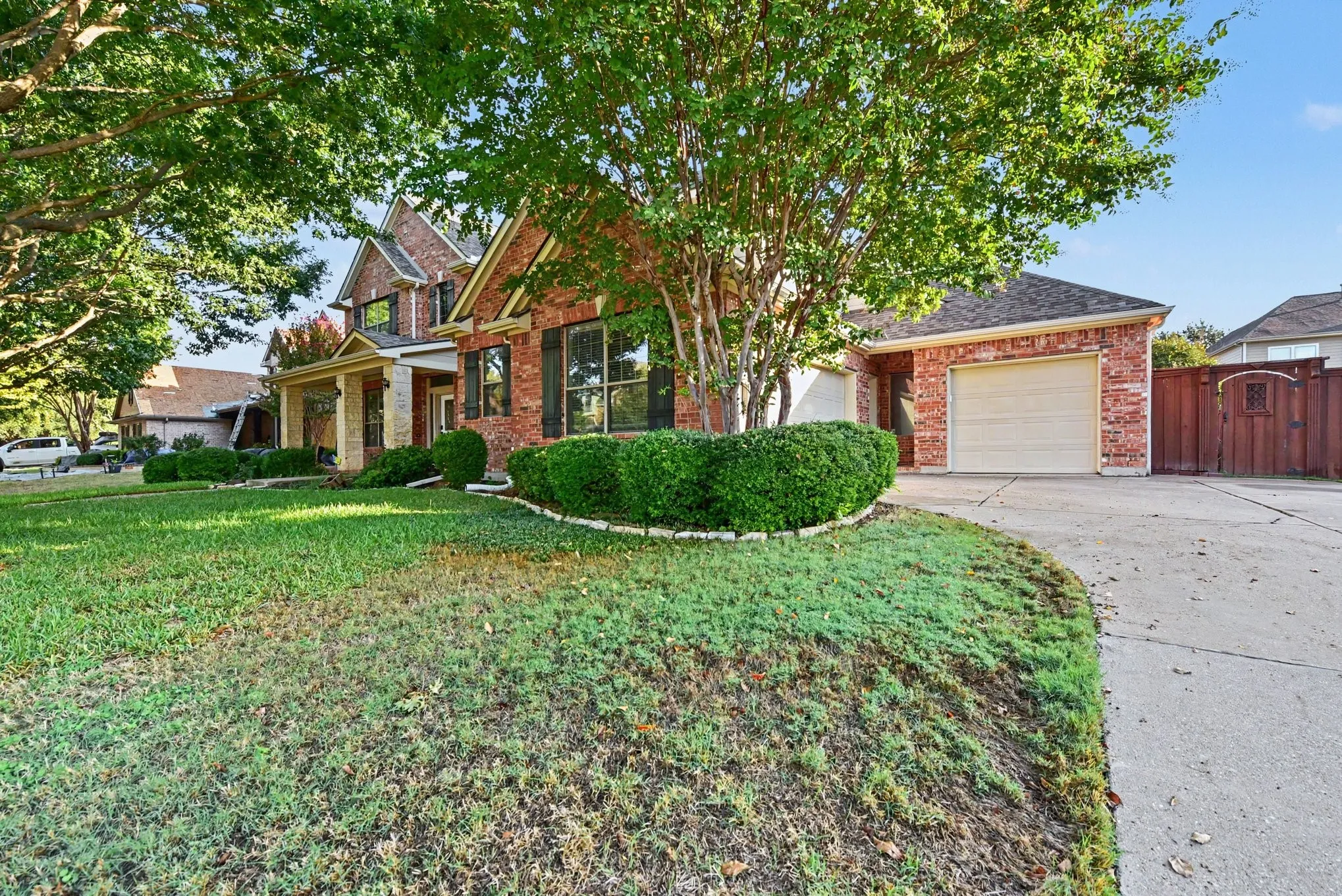 Single Family Residence For Sale in Collin County , 730 Pheasant Run Drive, Murphy, Texas 75094, 5 Bedroom, 4 Bathroom, 3 Garage spaces, 4,140 Sqft, built in 2004, mls#21410686, Real Estate Agent in Murphy, Homes For Sale in Collin county, Homes For Sale in Murphy, Realtor in Murphy Texas, Real Estate Brokerage Independent Realty Texas, Luminita Cordes Realtor