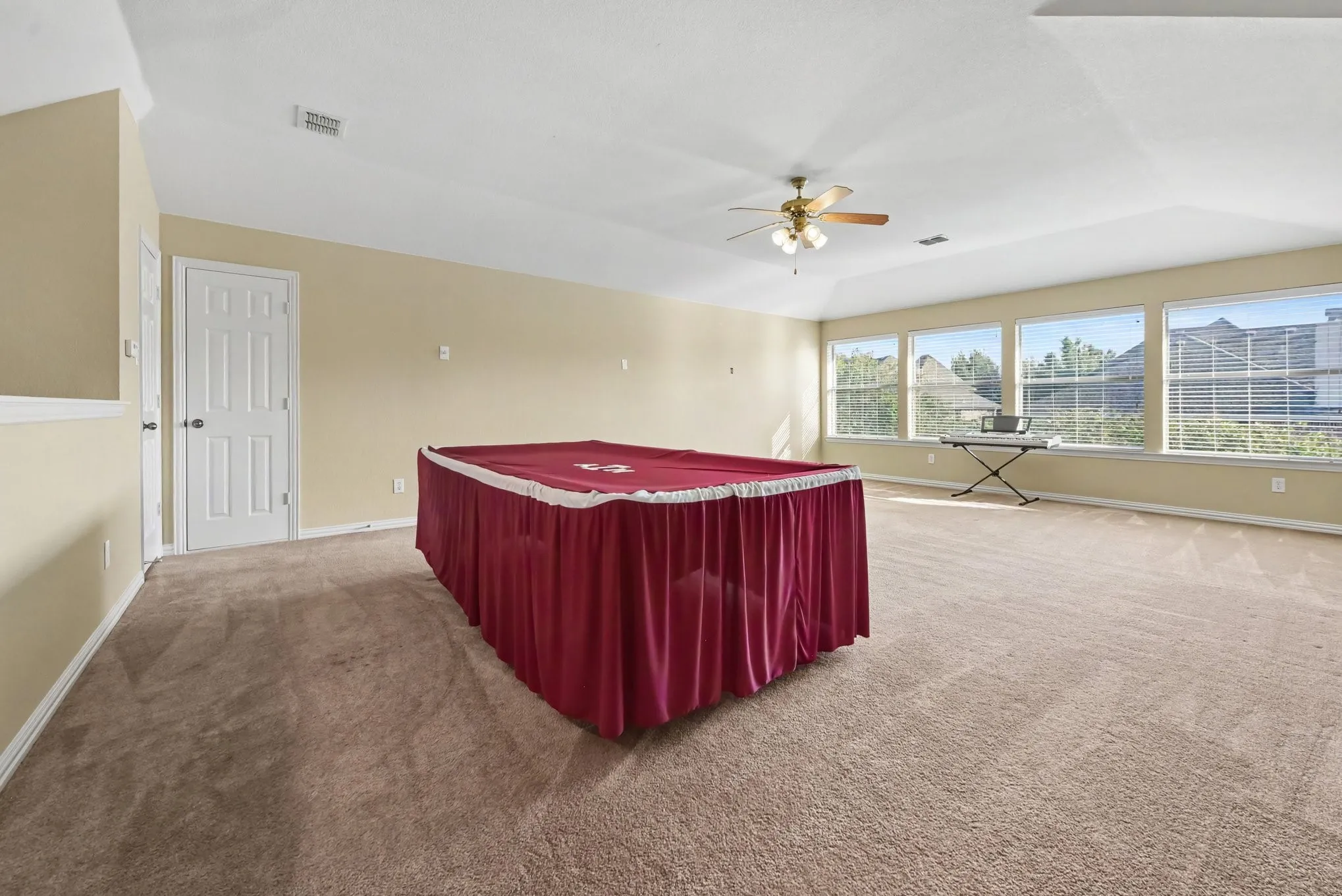 Single Family Residence For Sale in Collin County , 730 Pheasant Run Drive, Murphy, Texas 75094, 5 Bedroom, 4 Bathroom, 3 Garage spaces, 4,140 Sqft, built in 2004, mls#21410686, Real Estate Agent in Murphy, Homes For Sale in Collin county, Homes For Sale in Murphy, Realtor in Murphy Texas, Real Estate Brokerage Independent Realty Texas, Luminita Cordes Realtor
