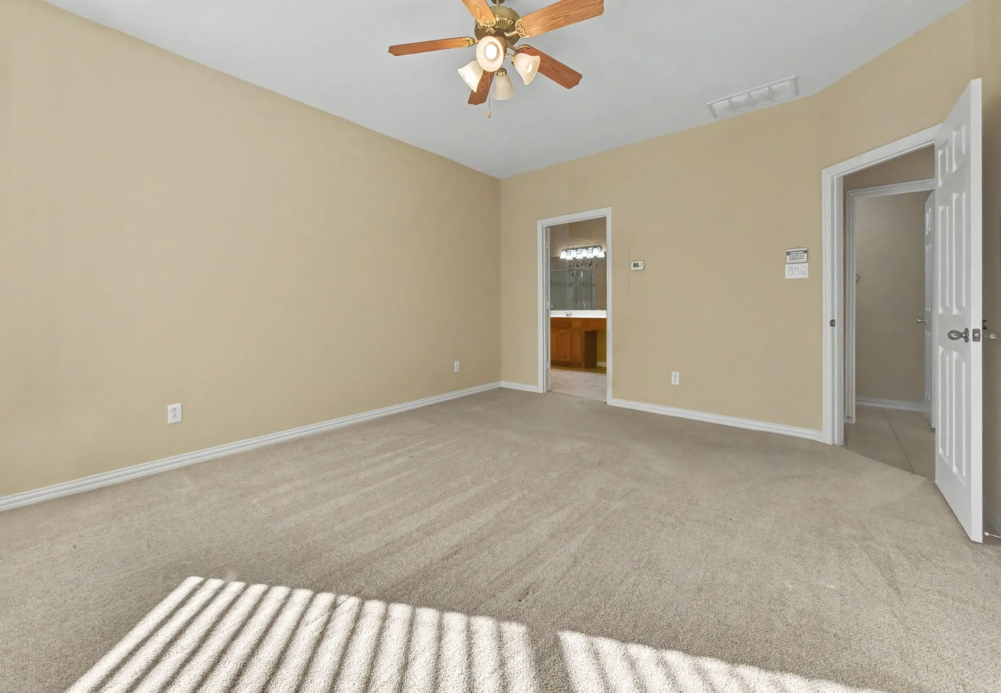 Single Family Residence For Sale in Collin County , 730 Pheasant Run Drive, Murphy, Texas 75094, 5 Bedroom, 4 Bathroom, 3 Garage spaces, 4,140 Sqft, built in 2004, mls#21410686, Real Estate Agent in Murphy, Homes For Sale in Collin county, Homes For Sale in Murphy, Realtor in Murphy Texas, Real Estate Brokerage Independent Realty Texas, Luminita Cordes Realtor