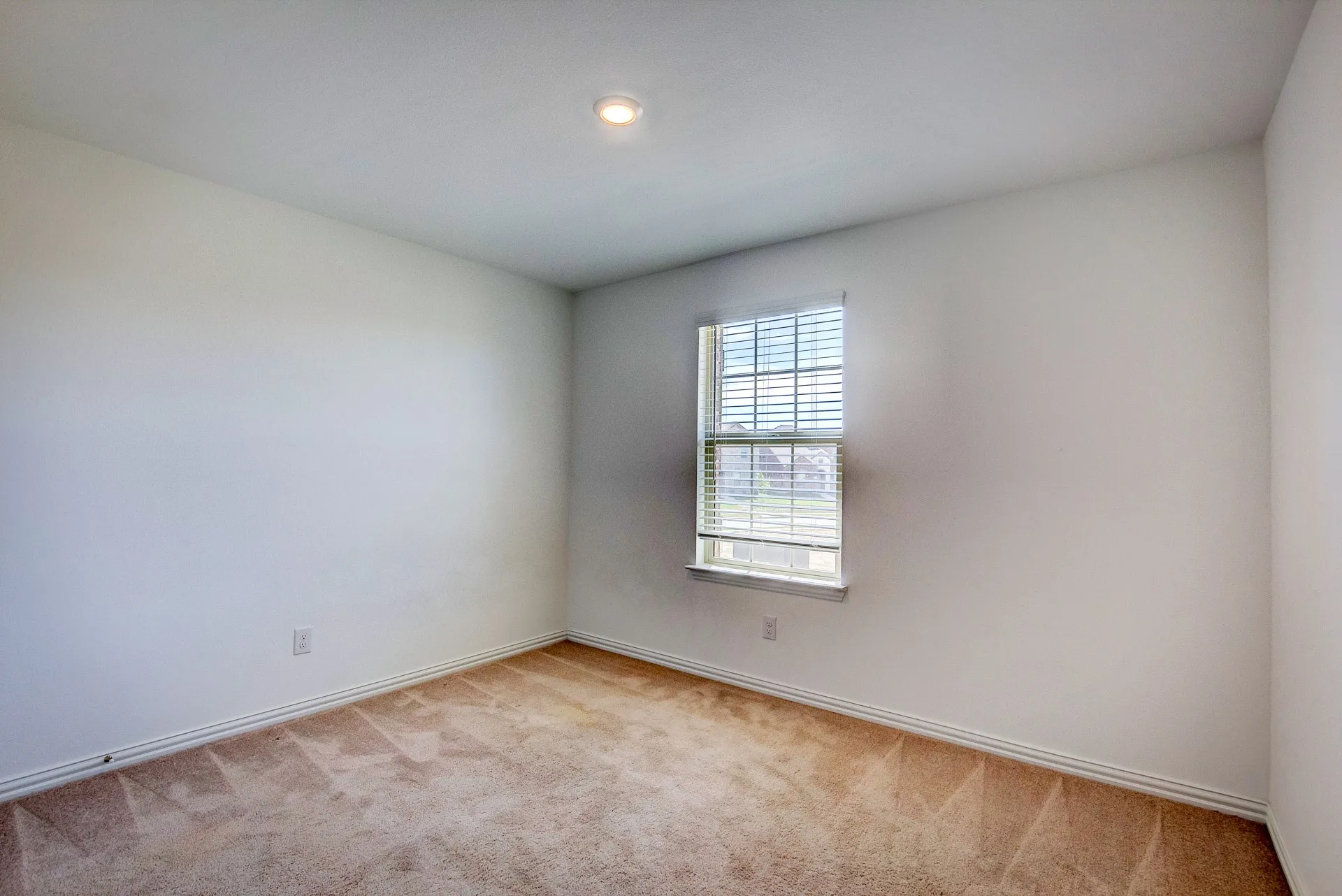 Single Family Residence For Rent in Tarrant County , 10013 Elkhorn Drive, Fort Worth, Texas 76179, 4 Bedroom, 3 Bathroom, 2 Garage spaces, 2,128 Sqft, built in 2023, mls#21411587, Real Estate Agent in Fort Worth, Homes For Rent in Tarrant county, Homes For Rent in Fort Worth, Realtor in Fort Worth Texas, Real Estate Brokerage Independent Realty Texas, Luminita Cordes Realtor