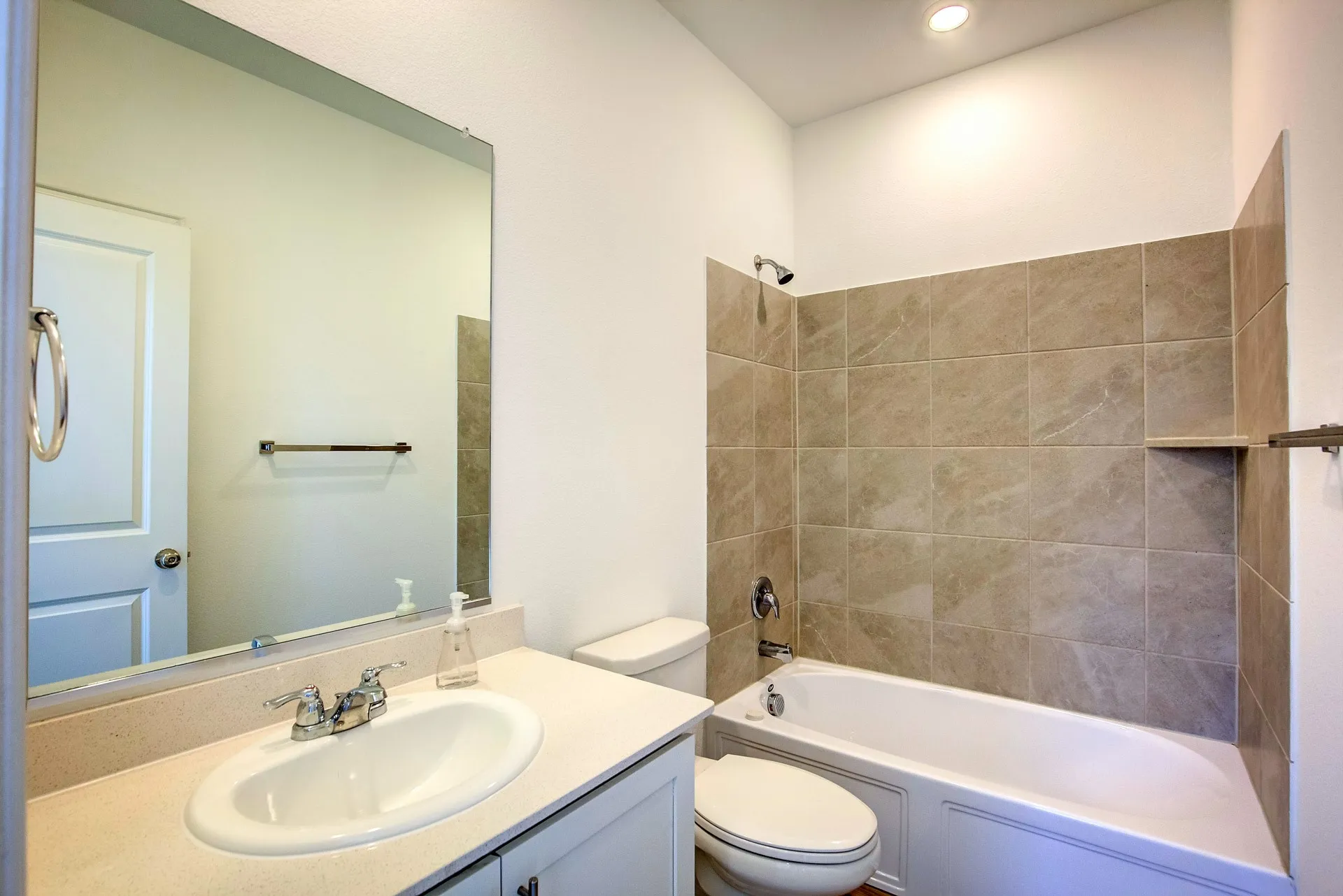 Single Family Residence For Rent in Tarrant County , 10013 Elkhorn Drive, Fort Worth, Texas 76179, 4 Bedroom, 3 Bathroom, 2 Garage spaces, 2,128 Sqft, built in 2023, mls#21411587, Real Estate Agent in Fort Worth, Homes For Rent in Tarrant county, Homes For Rent in Fort Worth, Realtor in Fort Worth Texas, Real Estate Brokerage Independent Realty Texas, Luminita Cordes Realtor