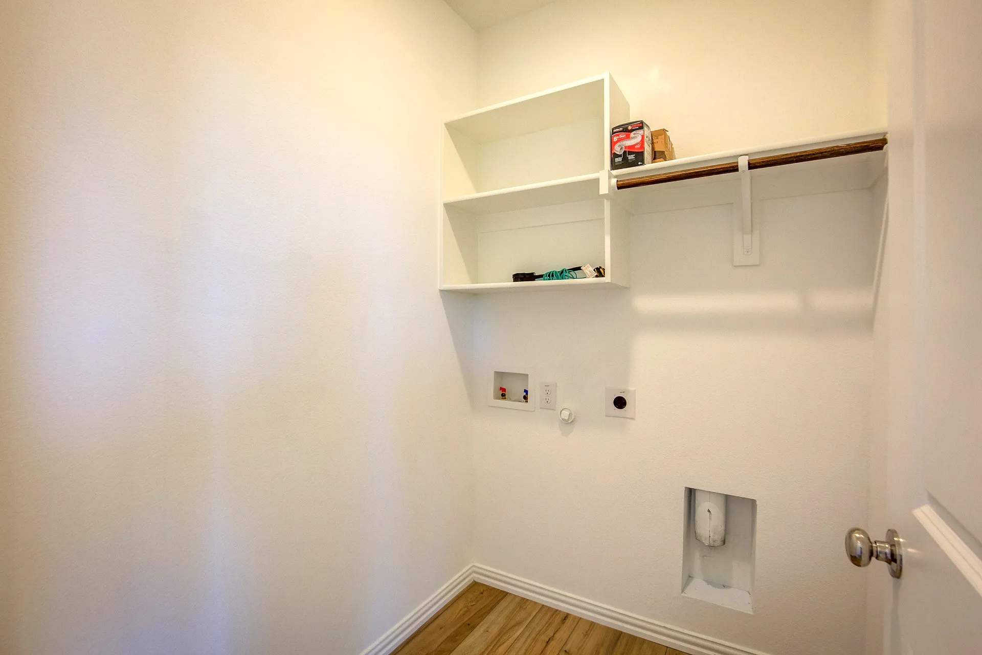 Single Family Residence For Rent in Tarrant County , 10013 Elkhorn Drive, Fort Worth, Texas 76179, 4 Bedroom, 3 Bathroom, 2 Garage spaces, 2,128 Sqft, built in 2023, mls#21411587, Real Estate Agent in Fort Worth, Homes For Rent in Tarrant county, Homes For Rent in Fort Worth, Realtor in Fort Worth Texas, Real Estate Brokerage Independent Realty Texas, Luminita Cordes Realtor