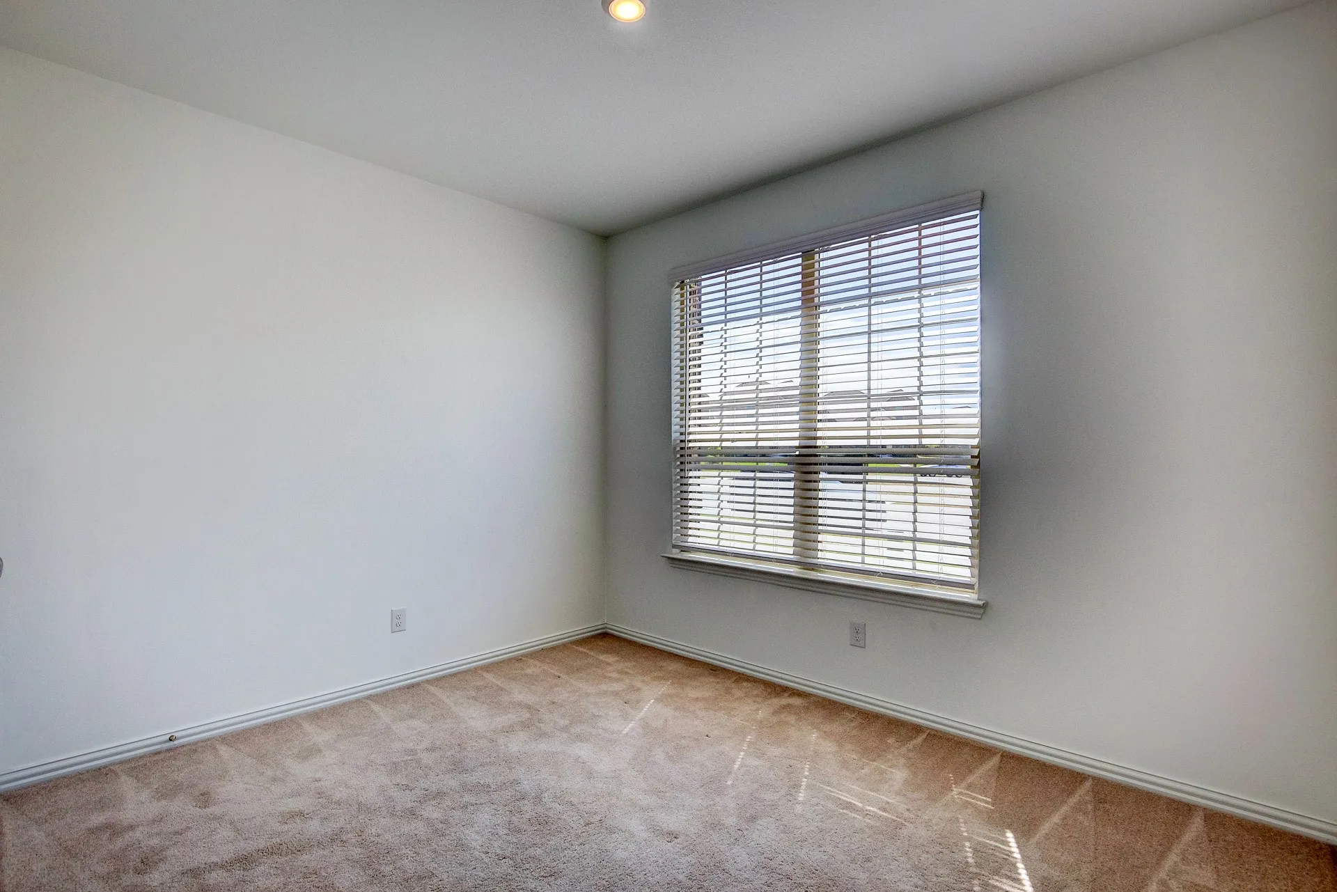 Single Family Residence For Rent in Tarrant County , 10013 Elkhorn Drive, Fort Worth, Texas 76179, 4 Bedroom, 3 Bathroom, 2 Garage spaces, 2,128 Sqft, built in 2023, mls#21411587, Real Estate Agent in Fort Worth, Homes For Rent in Tarrant county, Homes For Rent in Fort Worth, Realtor in Fort Worth Texas, Real Estate Brokerage Independent Realty Texas, Luminita Cordes Realtor