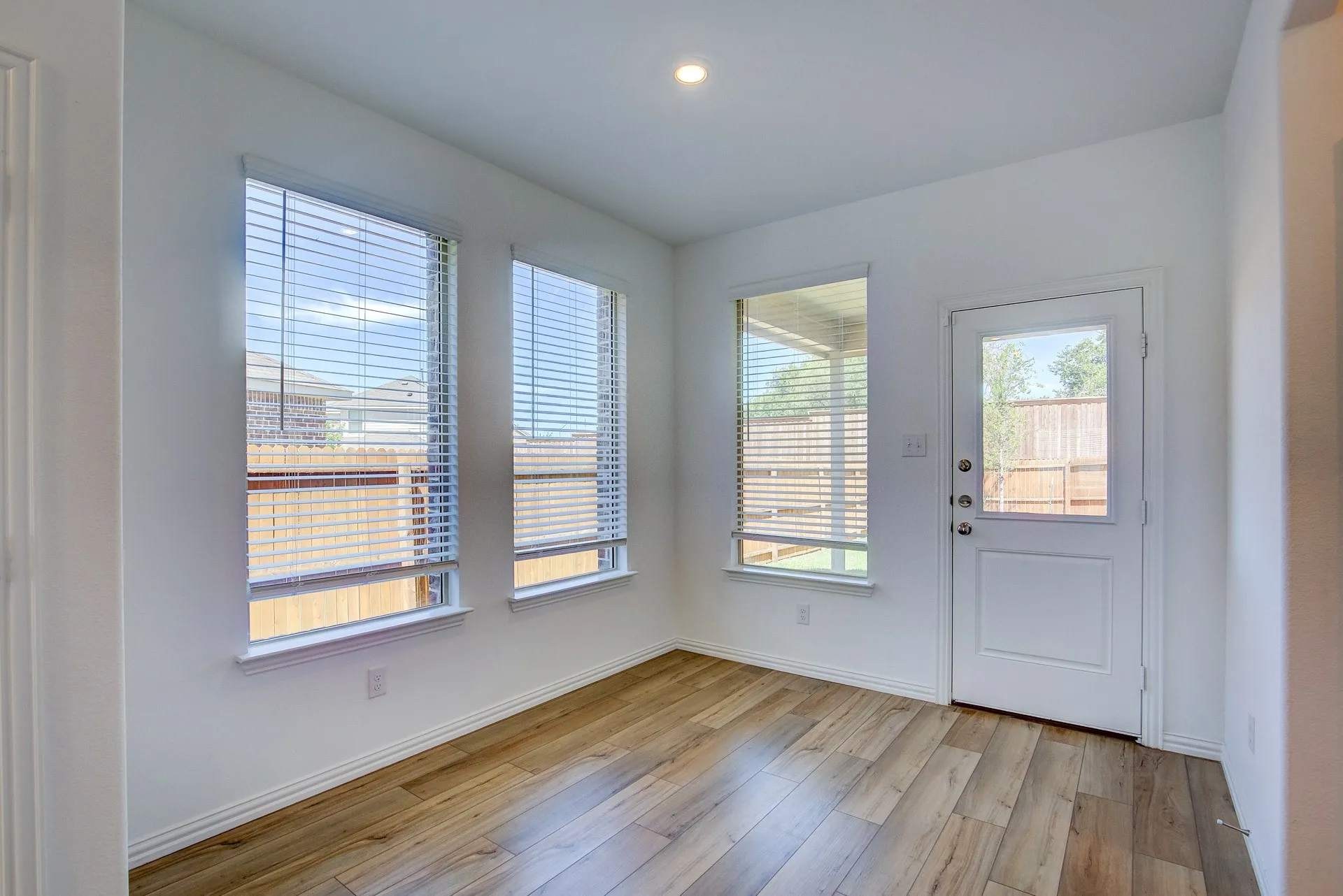 Single Family Residence For Rent in Tarrant County , 10013 Elkhorn Drive, Fort Worth, Texas 76179, 4 Bedroom, 3 Bathroom, 2 Garage spaces, 2,128 Sqft, built in 2023, mls#21411587, Real Estate Agent in Fort Worth, Homes For Rent in Tarrant county, Homes For Rent in Fort Worth, Realtor in Fort Worth Texas, Real Estate Brokerage Independent Realty Texas, Luminita Cordes Realtor
