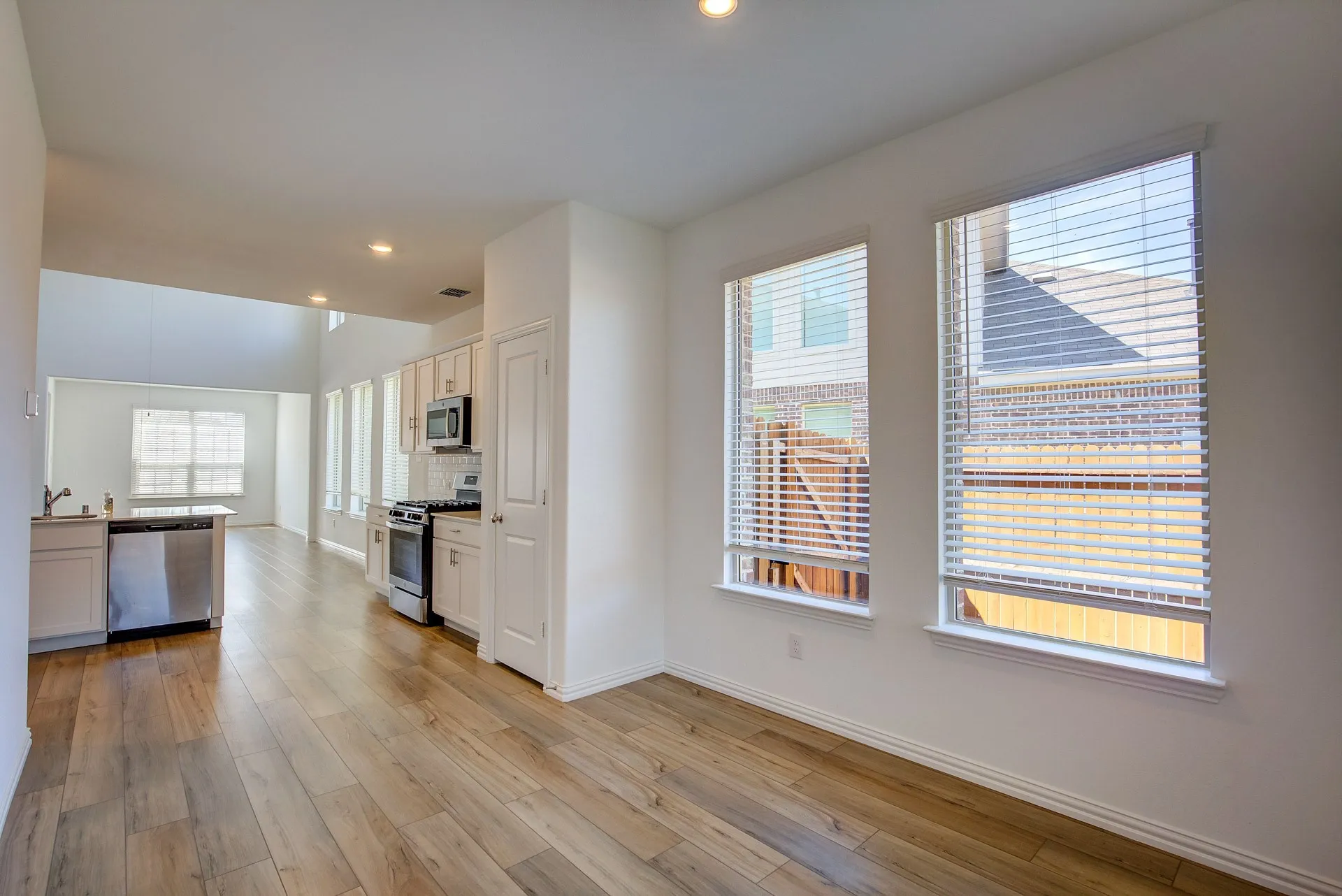 Single Family Residence For Rent in Tarrant County , 10013 Elkhorn Drive, Fort Worth, Texas 76179, 4 Bedroom, 3 Bathroom, 2 Garage spaces, 2,128 Sqft, built in 2023, mls#21411587, Real Estate Agent in Fort Worth, Homes For Rent in Tarrant county, Homes For Rent in Fort Worth, Realtor in Fort Worth Texas, Real Estate Brokerage Independent Realty Texas, Luminita Cordes Realtor
