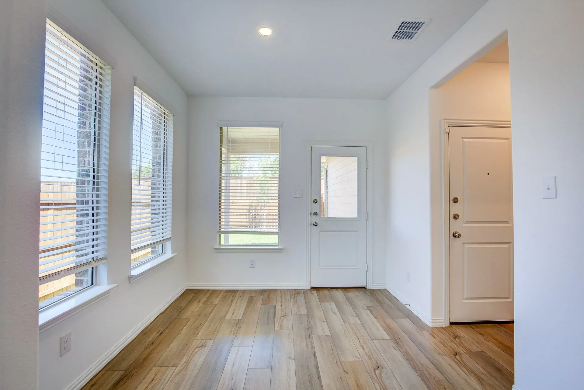 Single Family Residence For Rent in Tarrant County , 10013 Elkhorn Drive, Fort Worth, Texas 76179, 4 Bedroom, 3 Bathroom, 2 Garage spaces, 2,128 Sqft, built in 2023, mls#21411587, Real Estate Agent in Fort Worth, Homes For Rent in Tarrant county, Homes For Rent in Fort Worth, Realtor in Fort Worth Texas, Real Estate Brokerage Independent Realty Texas, Luminita Cordes Realtor