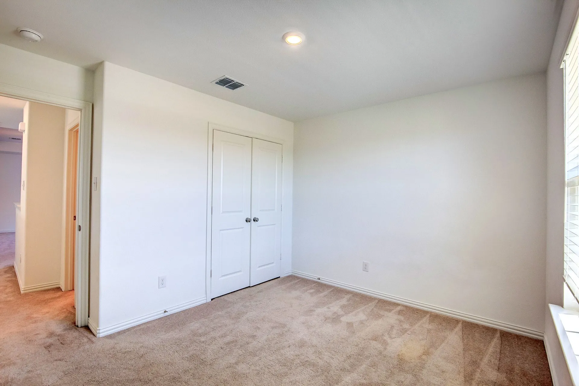 Single Family Residence For Rent in Tarrant County , 10013 Elkhorn Drive, Fort Worth, Texas 76179, 4 Bedroom, 3 Bathroom, 2 Garage spaces, 2,128 Sqft, built in 2023, mls#21411587, Real Estate Agent in Fort Worth, Homes For Rent in Tarrant county, Homes For Rent in Fort Worth, Realtor in Fort Worth Texas, Real Estate Brokerage Independent Realty Texas, Luminita Cordes Realtor