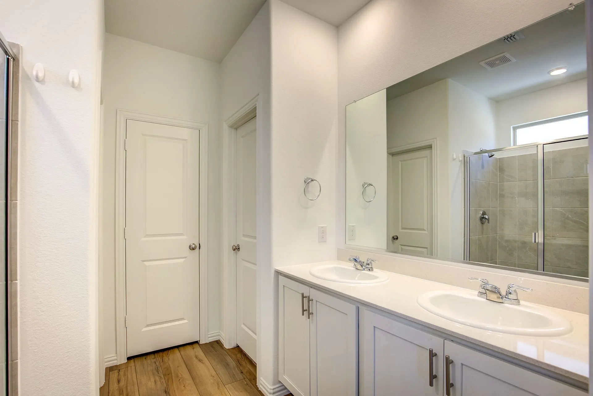 Single Family Residence For Rent in Tarrant County , 10013 Elkhorn Drive, Fort Worth, Texas 76179, 4 Bedroom, 3 Bathroom, 2 Garage spaces, 2,128 Sqft, built in 2023, mls#21411587, Real Estate Agent in Fort Worth, Homes For Rent in Tarrant county, Homes For Rent in Fort Worth, Realtor in Fort Worth Texas, Real Estate Brokerage Independent Realty Texas, Luminita Cordes Realtor
