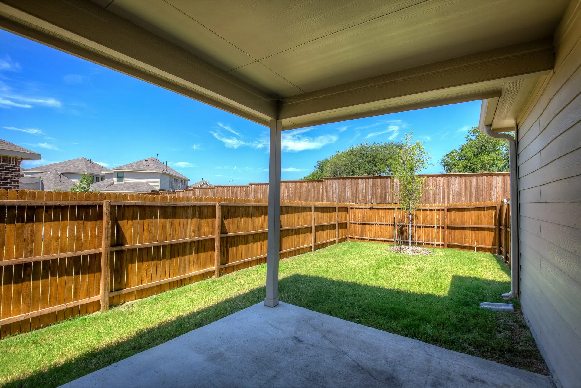 Single Family Residence For Rent in Tarrant County , 10013 Elkhorn Drive, Fort Worth, Texas 76179, 4 Bedroom, 3 Bathroom, 2 Garage spaces, 2,128 Sqft, built in 2023, mls#21411587, Real Estate Agent in Fort Worth, Homes For Rent in Tarrant county, Homes For Rent in Fort Worth, Realtor in Fort Worth Texas, Real Estate Brokerage Independent Realty Texas, Luminita Cordes Realtor