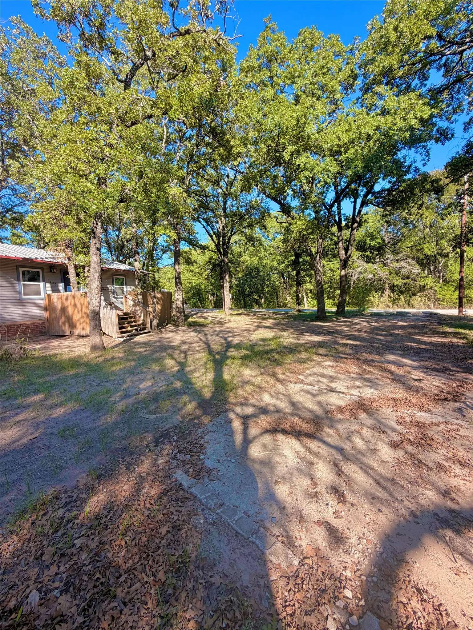 Single Family Residence For Sale in Hunt County , 9460 Amy Drive, Hawk Cove, Texas 75474, 1 Bedroom, 1 Bathroom, Garage spaces, 575 Sqft, built in 1974, mls#21407521, Real Estate Agent in Hawk Cove, Homes For Sale in Hunt county, Homes For Sale in Hawk Cove, Realtor in Hawk Cove Texas, Real Estate Brokerage Independent Realty Texas, Luminita Cordes Realtor