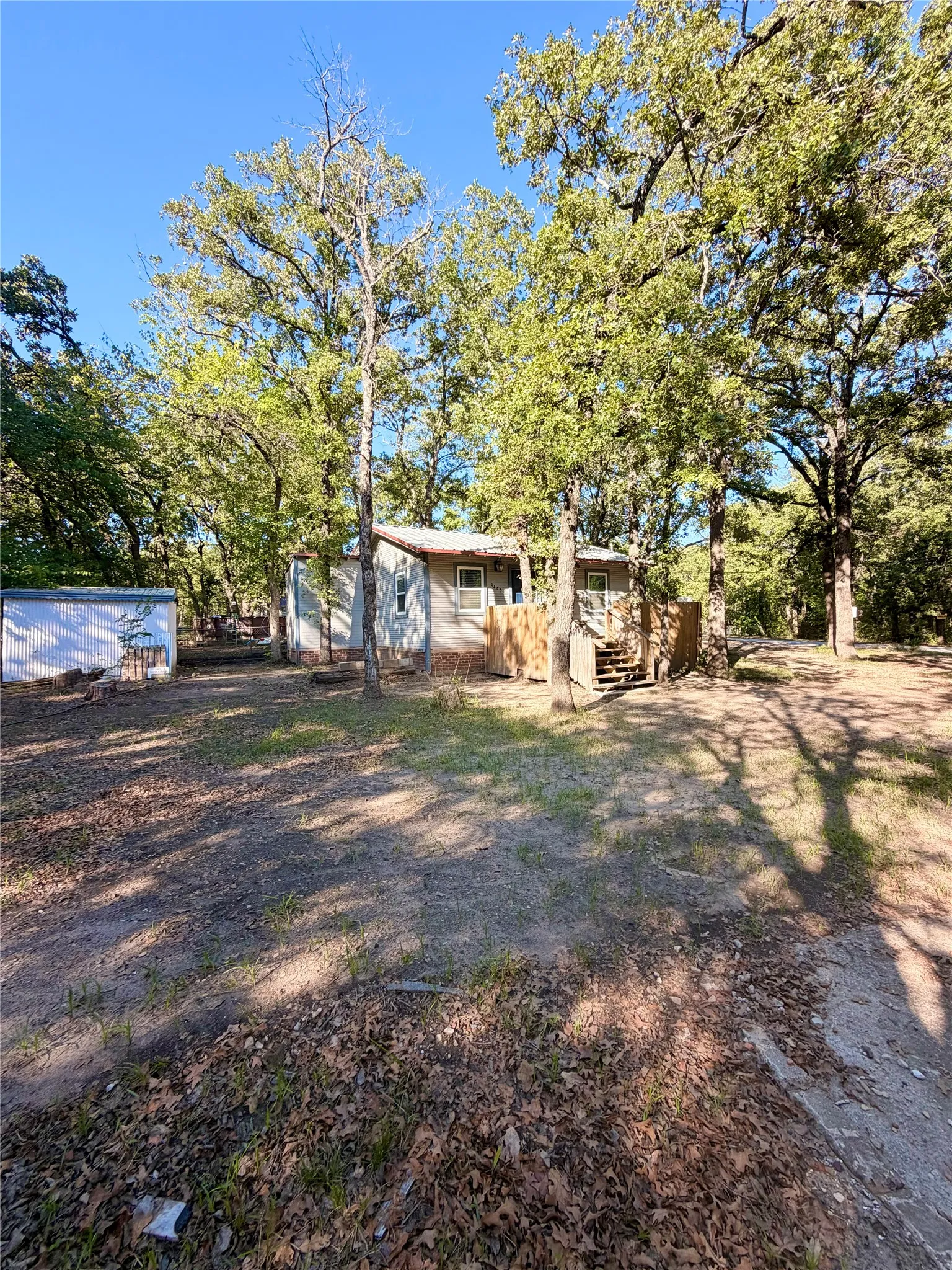 Single Family Residence For Sale in Hunt County , 9460 Amy Drive, Hawk Cove, Texas 75474, 1 Bedroom, 1 Bathroom, Garage spaces, 575 Sqft, built in 1974, mls#21407521, Real Estate Agent in Hawk Cove, Homes For Sale in Hunt county, Homes For Sale in Hawk Cove, Realtor in Hawk Cove Texas, Real Estate Brokerage Independent Realty Texas, Luminita Cordes Realtor