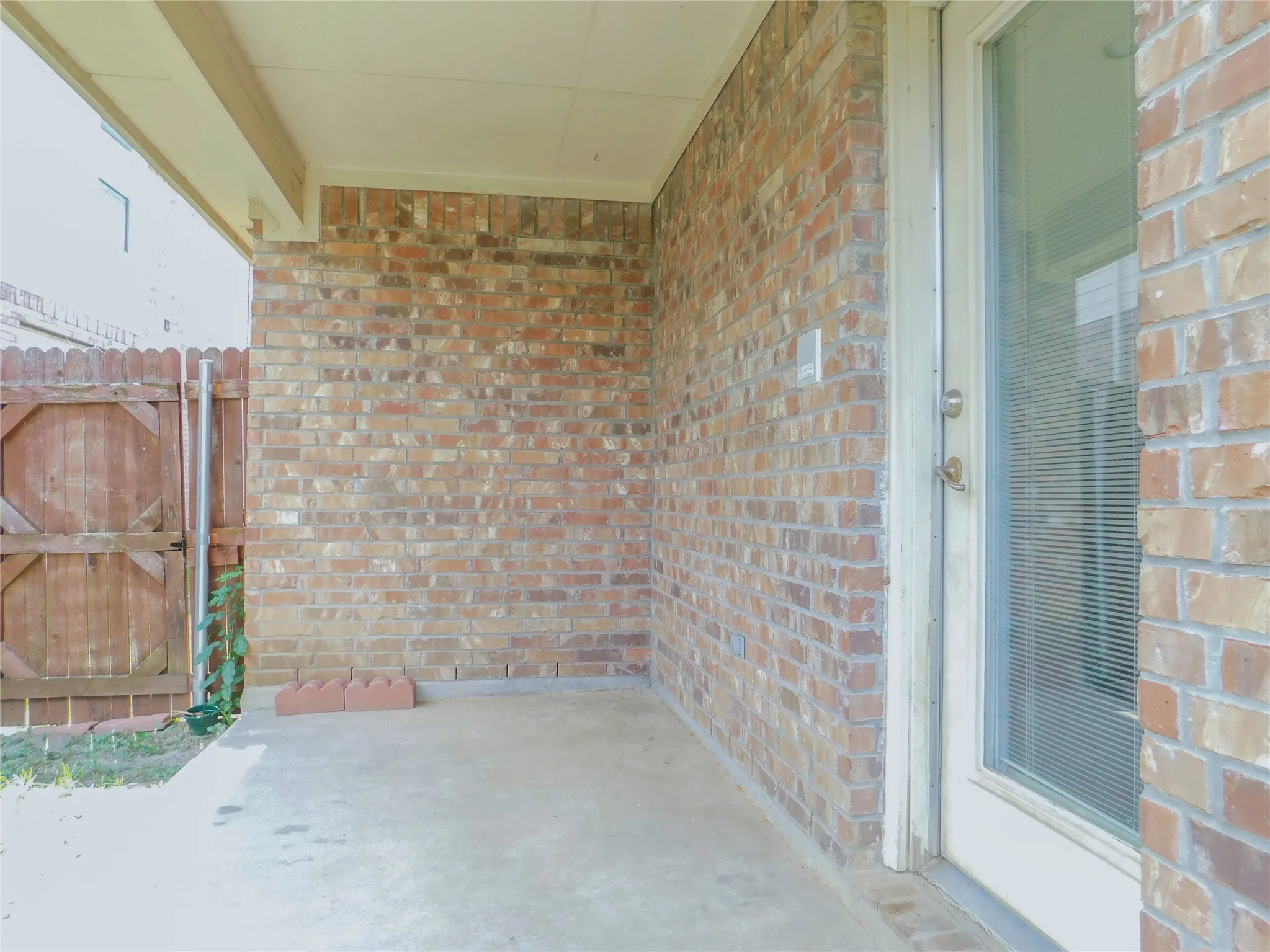 Single Family Residence For Rent in Denton County , 2661 Lake Ridge Drive, Little Elm, Texas 75068, 3 Bedroom, 2 Bathroom, 2 Garage spaces, 1,673 Sqft, built in 2006, mls#21408295, Real Estate Agent in Little Elm, Homes For Rent in Denton county, Homes For Rent in Little Elm, Realtor in Little Elm Texas, Real Estate Brokerage Independent Realty Texas, Luminita Cordes Realtor