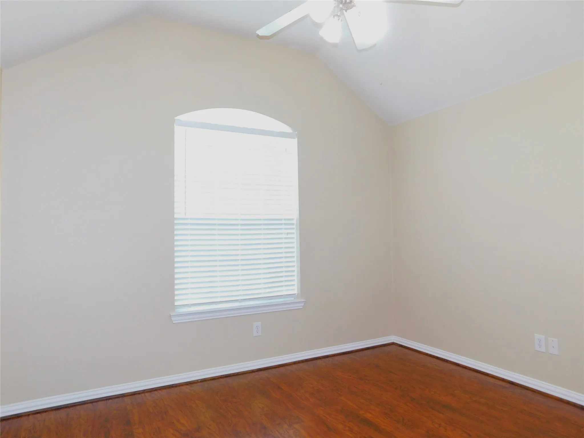 Single Family Residence For Rent in Denton County , 2661 Lake Ridge Drive, Little Elm, Texas 75068, 3 Bedroom, 2 Bathroom, 2 Garage spaces, 1,673 Sqft, built in 2006, mls#21408295, Real Estate Agent in Little Elm, Homes For Rent in Denton county, Homes For Rent in Little Elm, Realtor in Little Elm Texas, Real Estate Brokerage Independent Realty Texas, Luminita Cordes Realtor