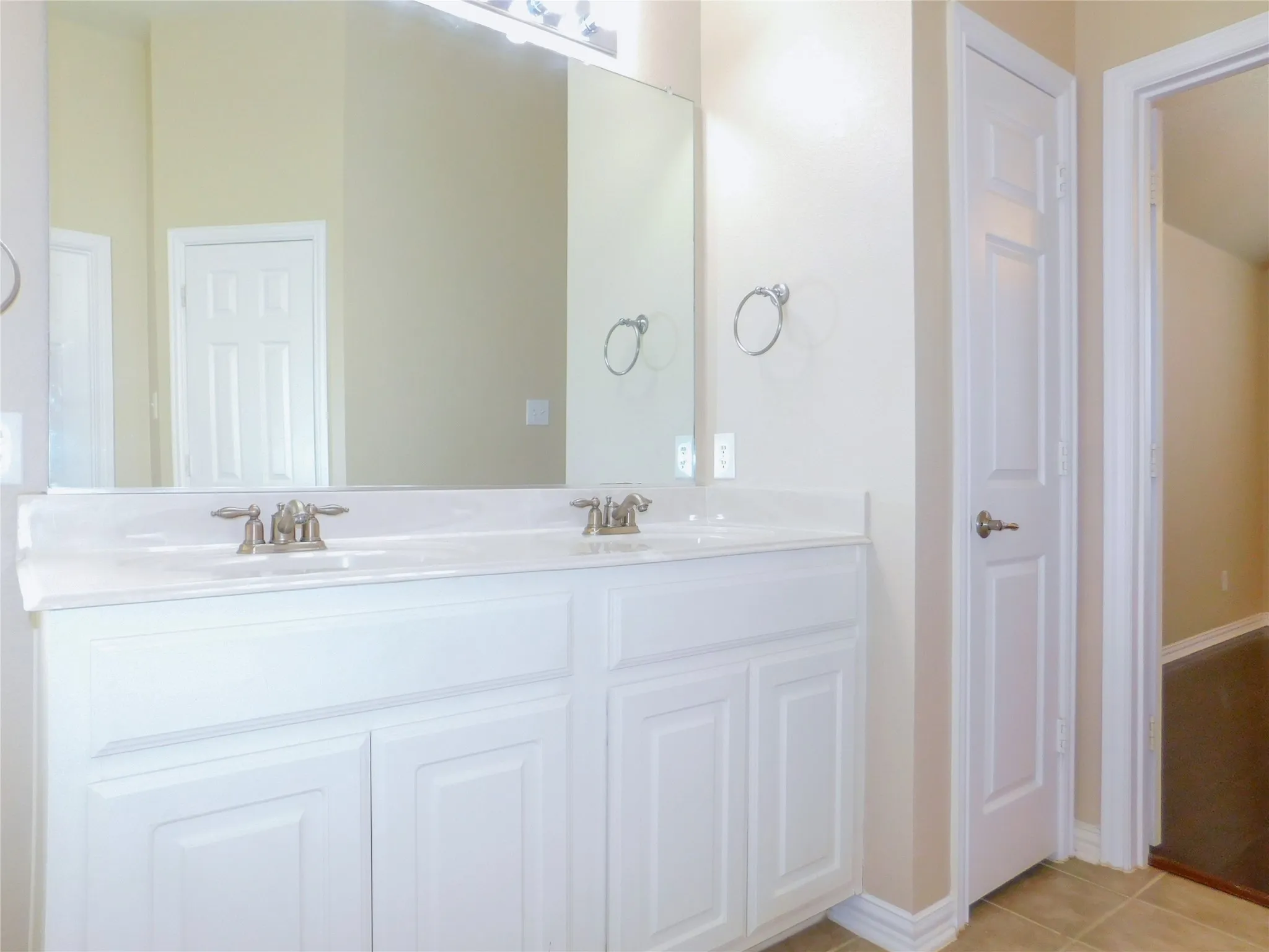 Single Family Residence For Rent in Denton County , 2661 Lake Ridge Drive, Little Elm, Texas 75068, 3 Bedroom, 2 Bathroom, 2 Garage spaces, 1,673 Sqft, built in 2006, mls#21408295, Real Estate Agent in Little Elm, Homes For Rent in Denton county, Homes For Rent in Little Elm, Realtor in Little Elm Texas, Real Estate Brokerage Independent Realty Texas, Luminita Cordes Realtor