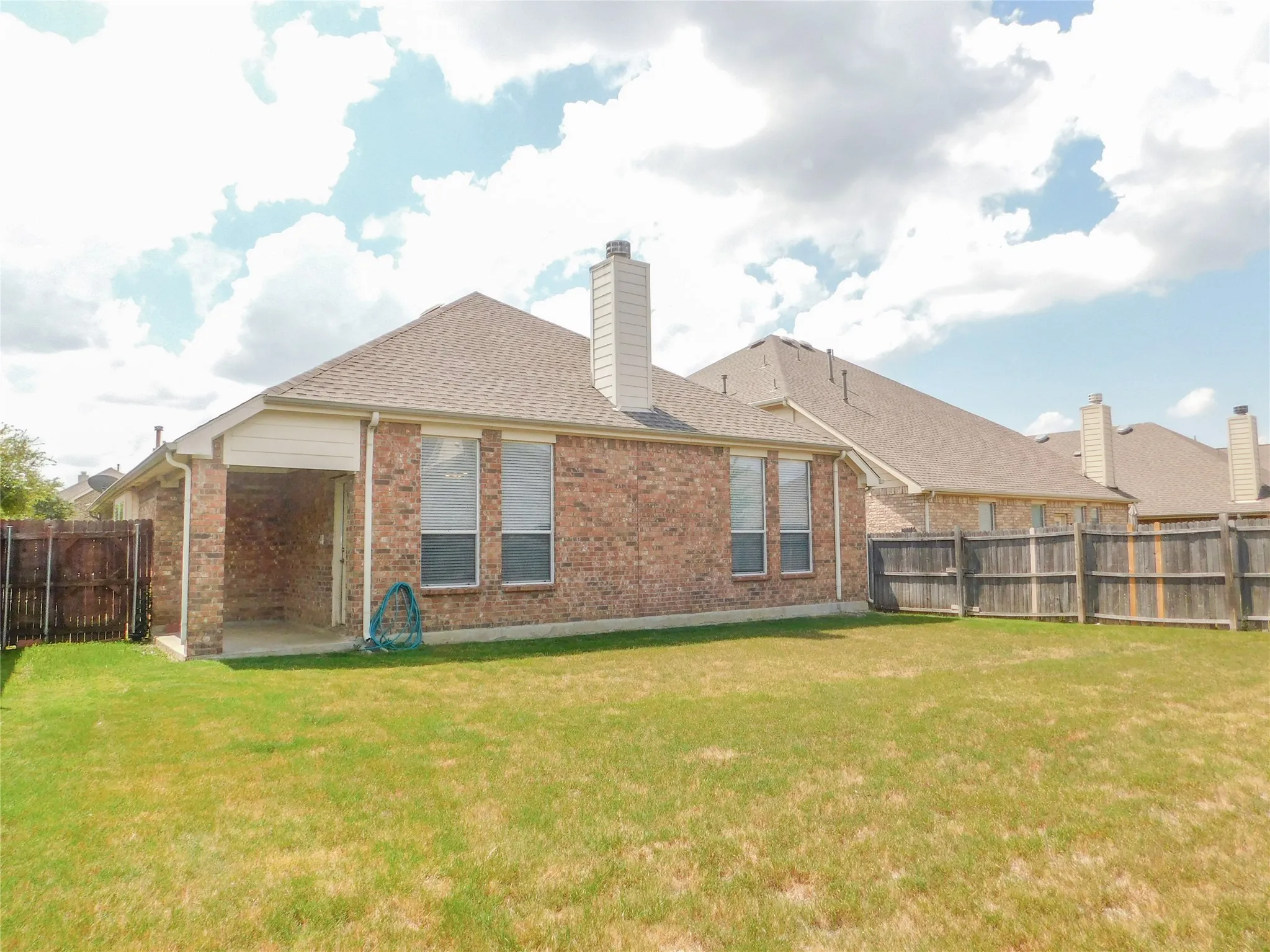 Single Family Residence For Rent in Denton County , 2661 Lake Ridge Drive, Little Elm, Texas 75068, 3 Bedroom, 2 Bathroom, 2 Garage spaces, 1,673 Sqft, built in 2006, mls#21408295, Real Estate Agent in Little Elm, Homes For Rent in Denton county, Homes For Rent in Little Elm, Realtor in Little Elm Texas, Real Estate Brokerage Independent Realty Texas, Luminita Cordes Realtor