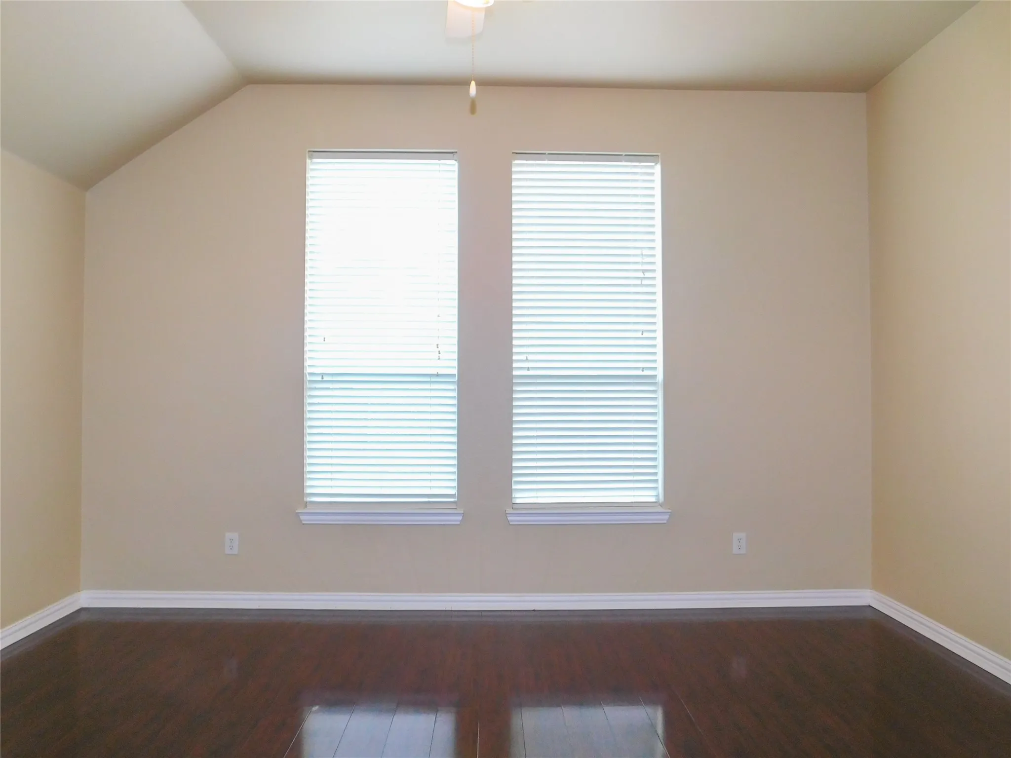 Single Family Residence For Rent in Denton County , 2661 Lake Ridge Drive, Little Elm, Texas 75068, 3 Bedroom, 2 Bathroom, 2 Garage spaces, 1,673 Sqft, built in 2006, mls#21408295, Real Estate Agent in Little Elm, Homes For Rent in Denton county, Homes For Rent in Little Elm, Realtor in Little Elm Texas, Real Estate Brokerage Independent Realty Texas, Luminita Cordes Realtor