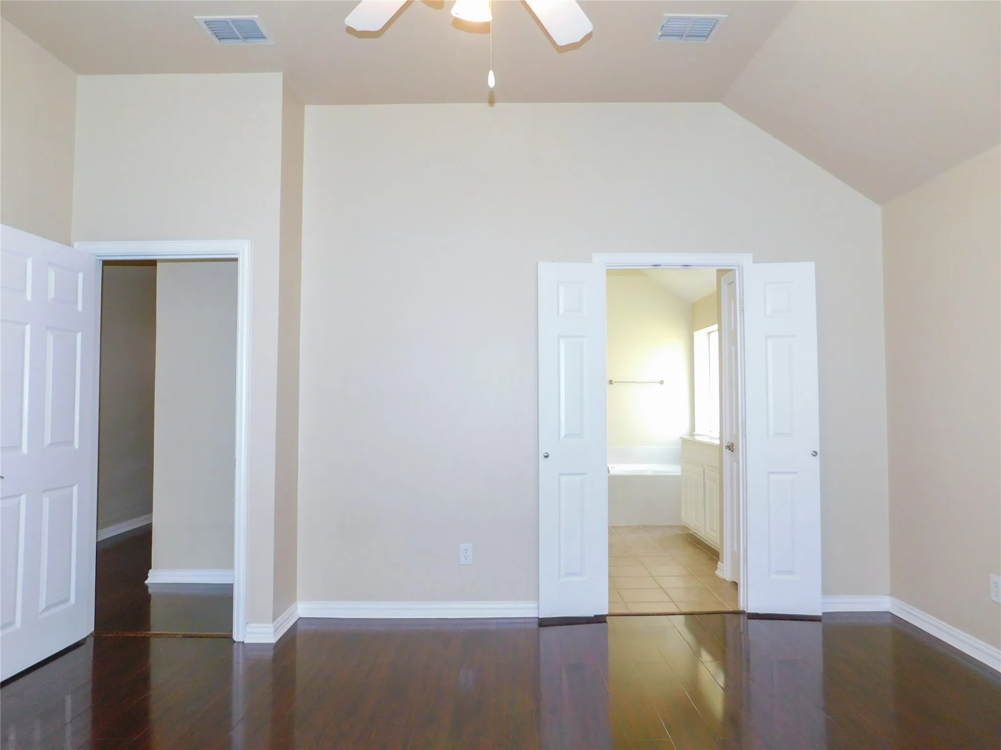 Single Family Residence For Rent in Denton County , 2661 Lake Ridge Drive, Little Elm, Texas 75068, 3 Bedroom, 2 Bathroom, 2 Garage spaces, 1,673 Sqft, built in 2006, mls#21408295, Real Estate Agent in Little Elm, Homes For Rent in Denton county, Homes For Rent in Little Elm, Realtor in Little Elm Texas, Real Estate Brokerage Independent Realty Texas, Luminita Cordes Realtor