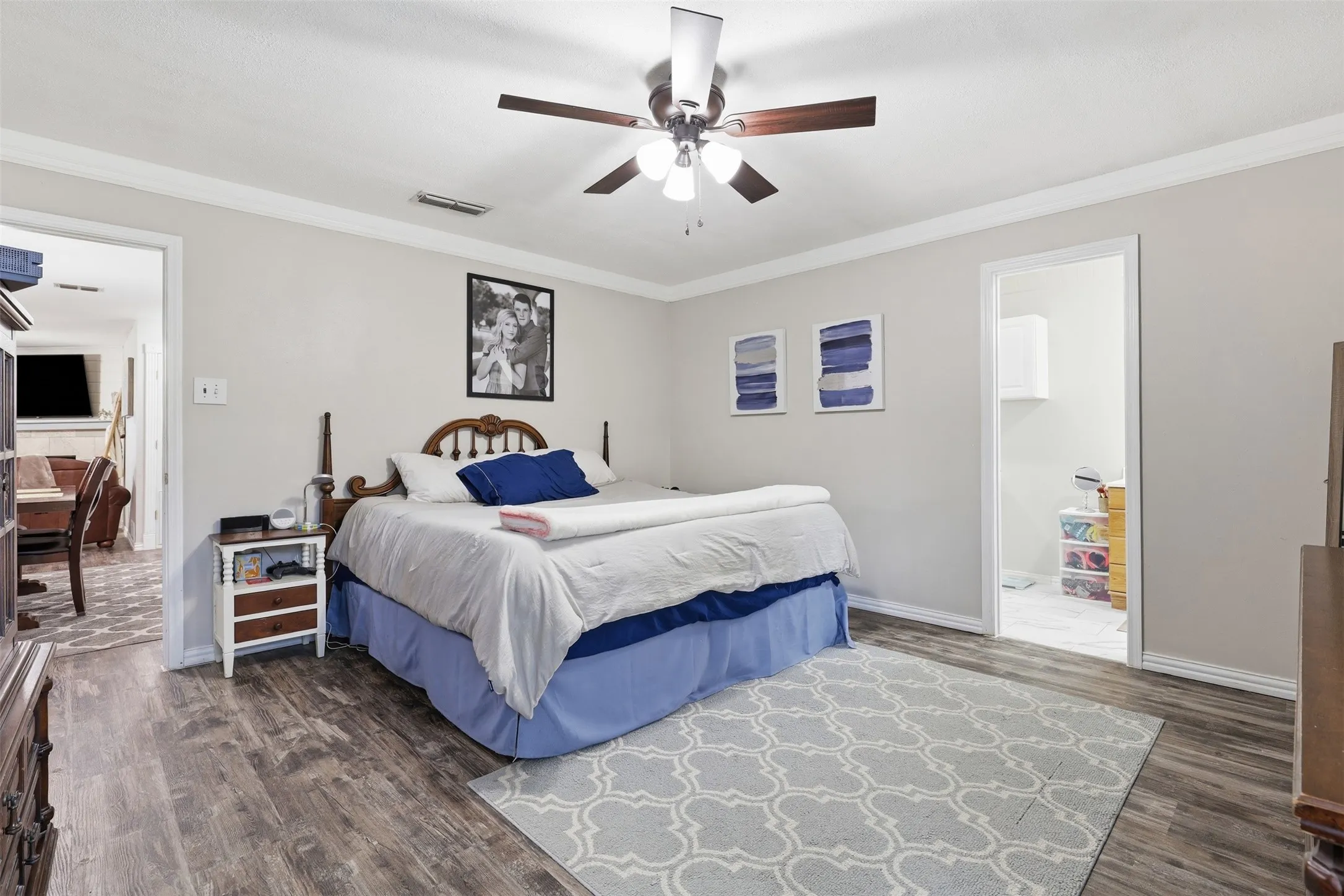 Single Family Residence For Sale in Johnson County , 609 W Kilpatrick Avenue, Cleburne, Texas 76033, 3 Bedroom, 2 Bathroom, 2 Garage spaces, 1,365 Sqft, built in 1979, mls#21411548, Real Estate Agent in Cleburne, Homes For Sale in Johnson county, Homes For Sale in Cleburne, Realtor in Cleburne Texas, Real Estate Brokerage Independent Realty Texas, Luminita Cordes Realtor