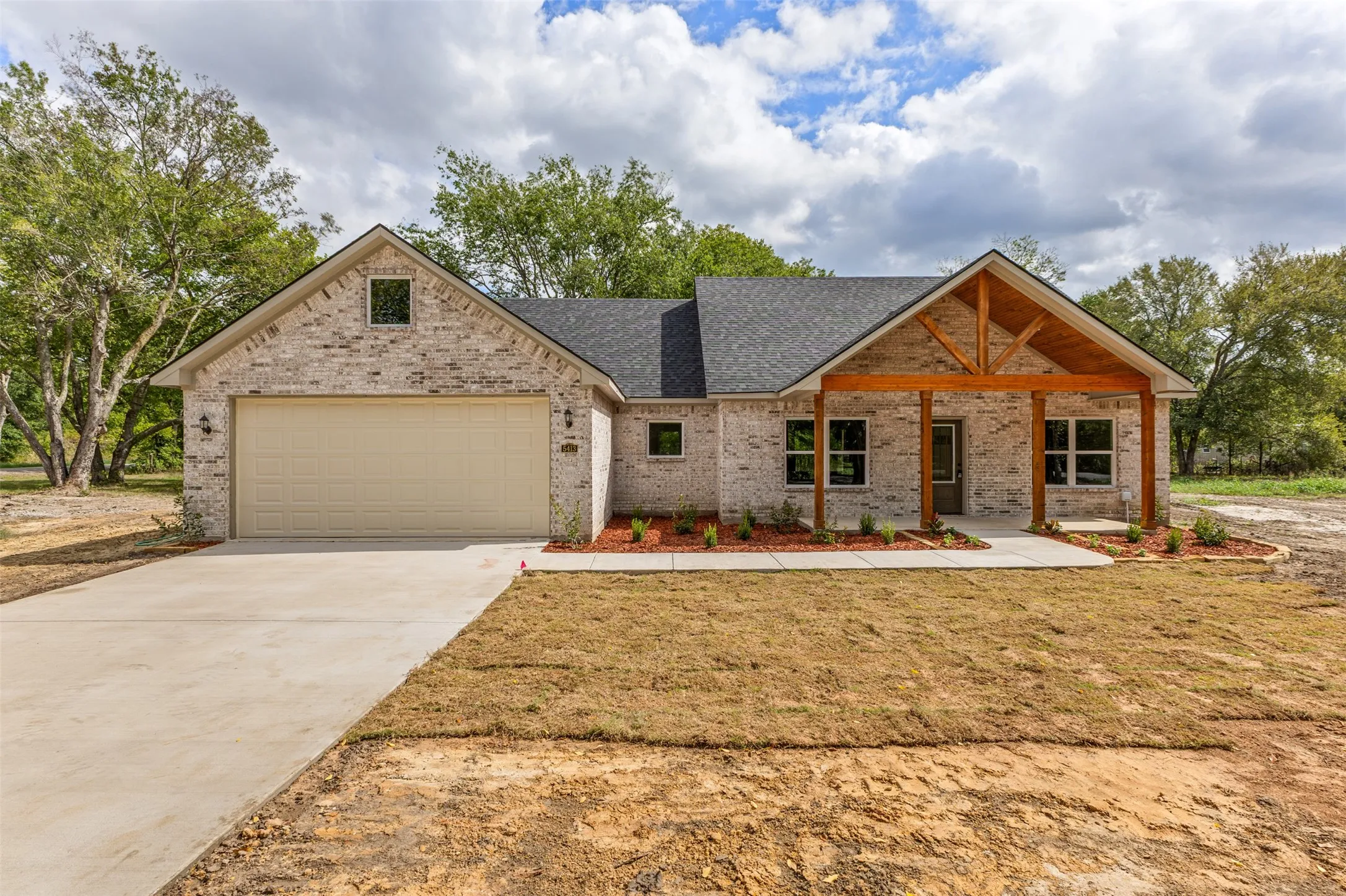 Single Family Residence For Sale in Hunt County , 5413 County Line Road 2252, Quinlan, Texas 75474, 3 Bedroom, 2 Bathroom, 2 Garage spaces, 1,830 Sqft, built in 2026, mls#21411539, Real Estate Agent in Quinlan, Homes For Sale in Hunt county, Homes For Sale in Quinlan, Realtor in Quinlan Texas, Real Estate Brokerage Independent Realty Texas, Luminita Cordes Realtor