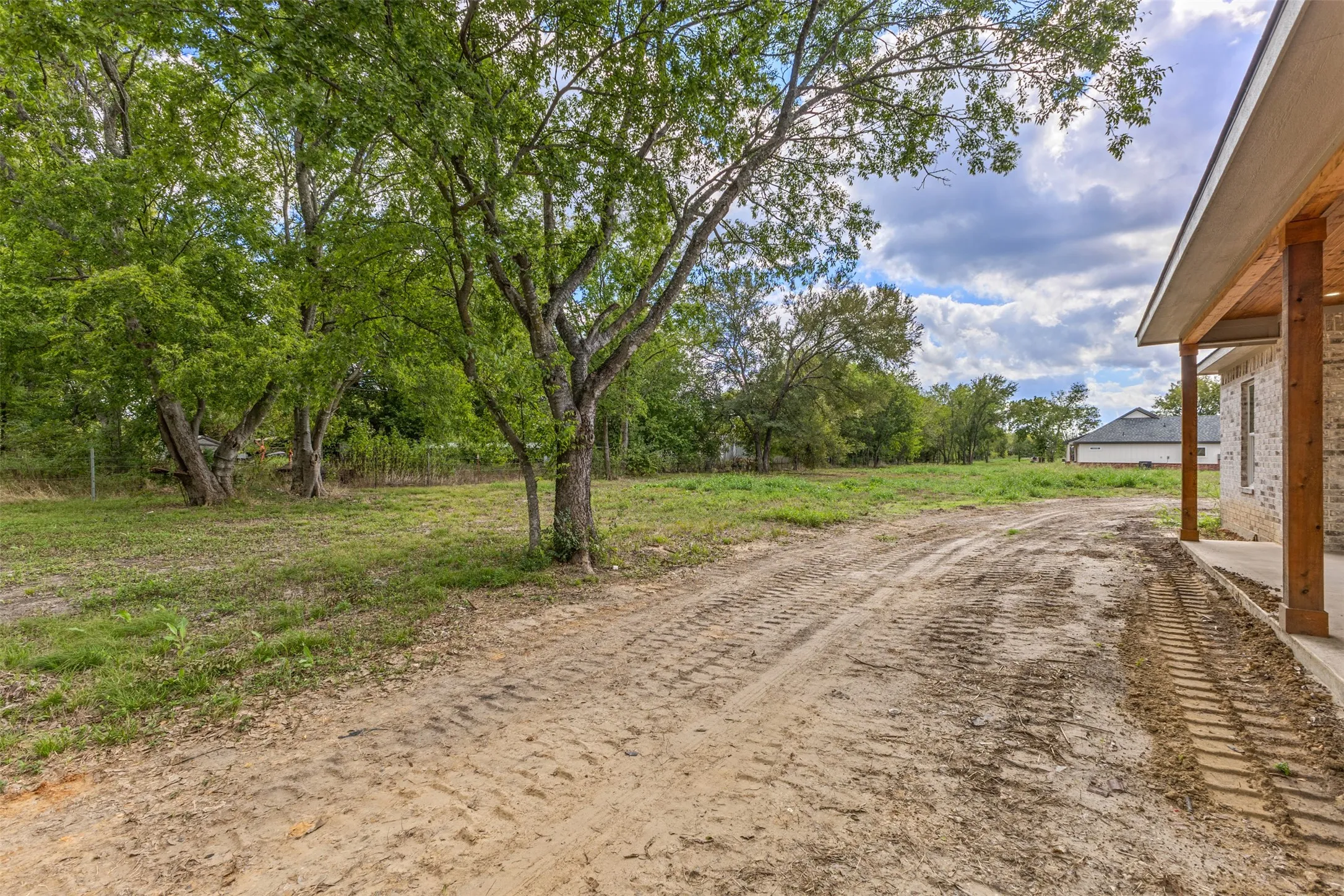 Single Family Residence For Sale in Hunt County , 5413 County Line Road 2252, Quinlan, Texas 75474, 3 Bedroom, 2 Bathroom, 2 Garage spaces, 1,830 Sqft, built in 2026, mls#21411539, Real Estate Agent in Quinlan, Homes For Sale in Hunt county, Homes For Sale in Quinlan, Realtor in Quinlan Texas, Real Estate Brokerage Independent Realty Texas, Luminita Cordes Realtor