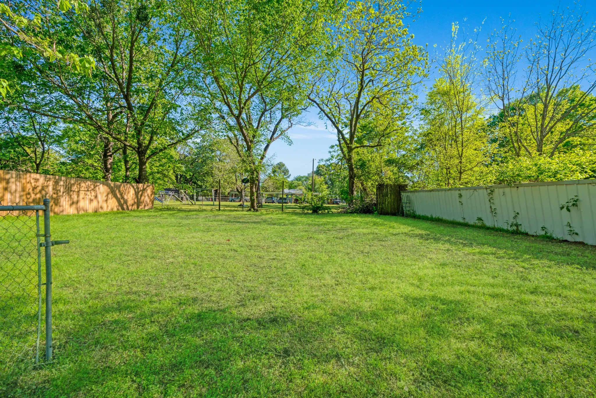 Single Family Residence For Sale in Lamar County , 2617 Graham Street, Paris, Texas 75460, 2 Bedroom, 2 Bathroom, Garage spaces, 1,430 Sqft, built in 0, mls#21411595, Real Estate Agent in Paris, Homes For Sale in Lamar county, Homes For Sale in Paris, Realtor in Paris Texas, Real Estate Brokerage Independent Realty Texas, Luminita Cordes Realtor