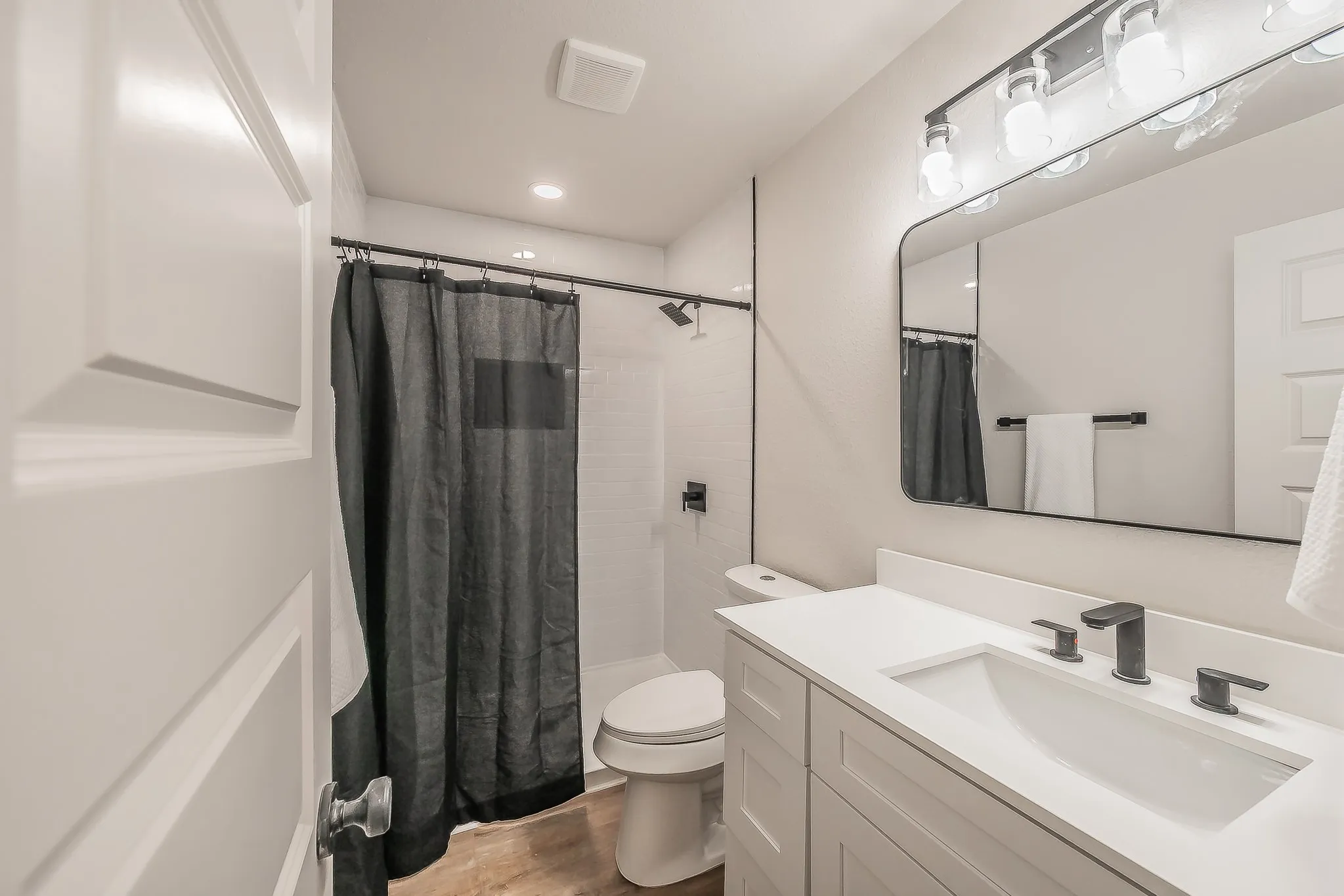 Single Family Residence For Sale in Parker County , 1228 S Brazos Street, Weatherford, Texas 76086, 3 Bedroom, 2 Bathroom, Garage spaces, 1,058 Sqft, built in 1958, mls#21410495, Real Estate Agent in Weatherford, Homes For Sale in Parker county, Homes For Sale in Weatherford, Realtor in Weatherford Texas, Real Estate Brokerage Independent Realty Texas, Luminita Cordes Realtor