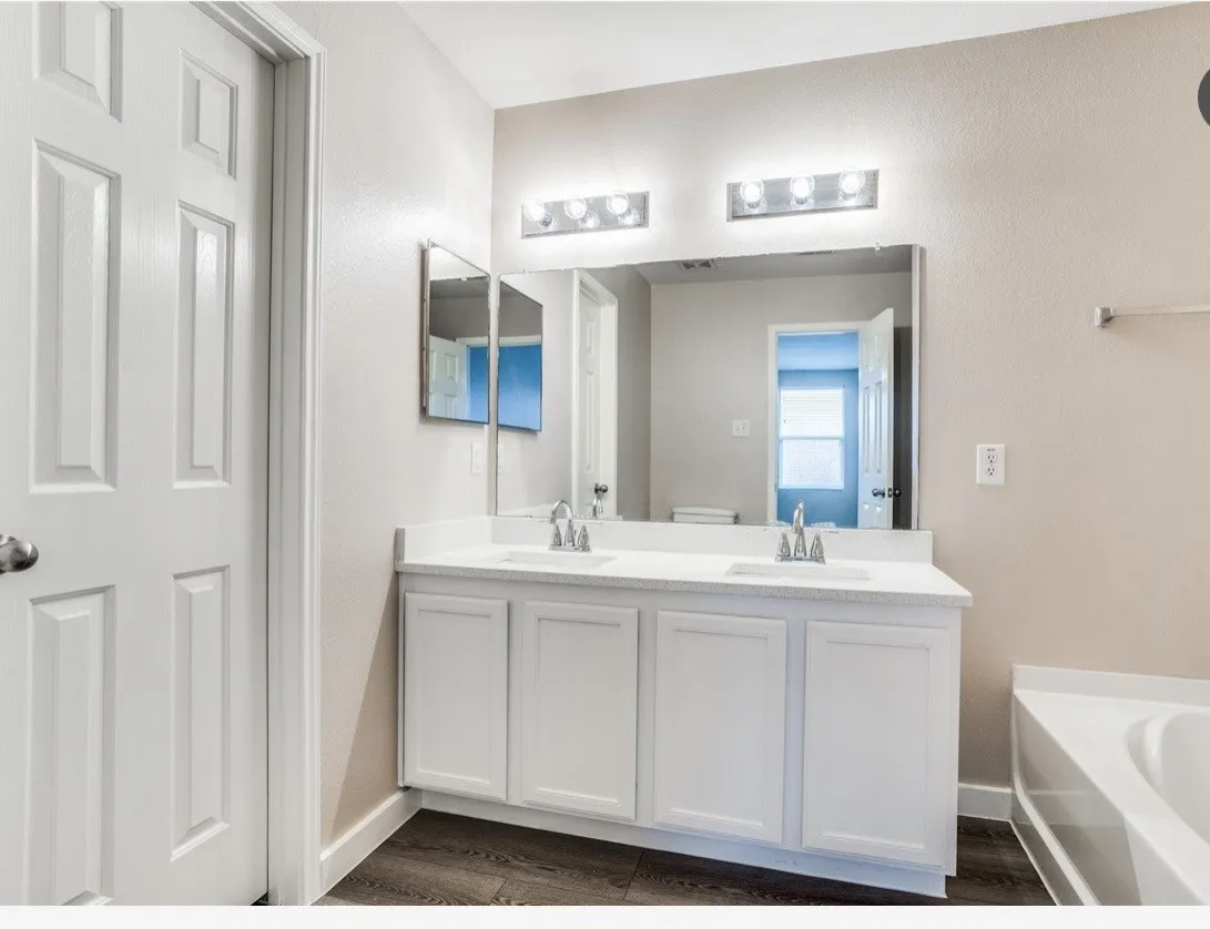 Single Family Residence For Sale in Dallas County , 1053 Cavern Drive, Mesquite, Texas 75181, 4 Bedroom, 2 Bathroom, 2 Garage spaces, 2,109 Sqft, built in 2005, mls#21411607, Real Estate Agent in Mesquite, Homes For Sale in Dallas county, Homes For Sale in Mesquite, Realtor in Mesquite Texas, Real Estate Brokerage Independent Realty Texas, Luminita Cordes Realtor