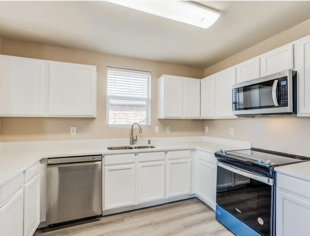 Single Family Residence For Sale in Dallas County , 1053 Cavern Drive, Mesquite, Texas 75181, 4 Bedroom, 2 Bathroom, 2 Garage spaces, 2,109 Sqft, built in 2005, mls#21411607, Real Estate Agent in Mesquite, Homes For Sale in Dallas county, Homes For Sale in Mesquite, Realtor in Mesquite Texas, Real Estate Brokerage Independent Realty Texas, Luminita Cordes Realtor