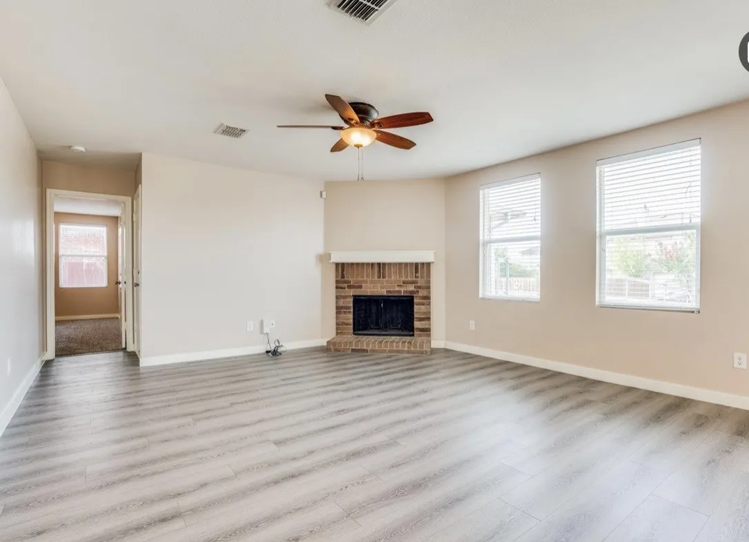 Single Family Residence For Sale in Dallas County , 1053 Cavern Drive, Mesquite, Texas 75181, 4 Bedroom, 2 Bathroom, 2 Garage spaces, 2,109 Sqft, built in 2005, mls#21411607, Real Estate Agent in Mesquite, Homes For Sale in Dallas county, Homes For Sale in Mesquite, Realtor in Mesquite Texas, Real Estate Brokerage Independent Realty Texas, Luminita Cordes Realtor