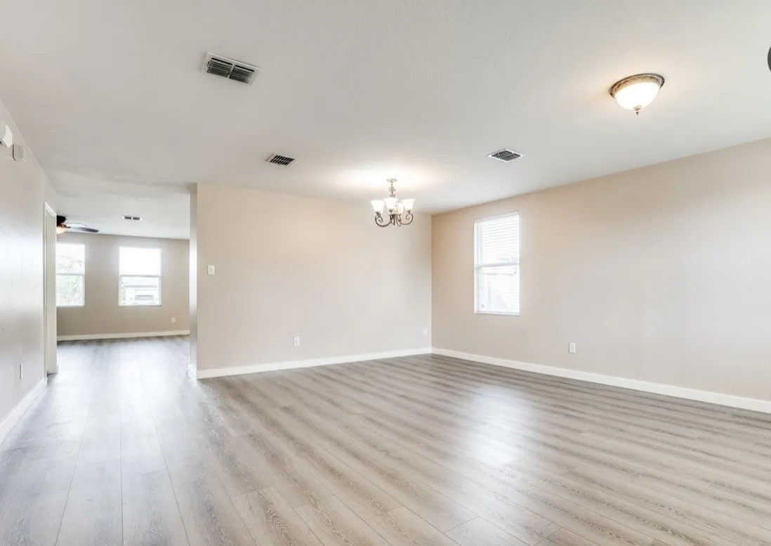 Single Family Residence For Sale in Dallas County , 1053 Cavern Drive, Mesquite, Texas 75181, 4 Bedroom, 2 Bathroom, 2 Garage spaces, 2,109 Sqft, built in 2005, mls#21411607, Real Estate Agent in Mesquite, Homes For Sale in Dallas county, Homes For Sale in Mesquite, Realtor in Mesquite Texas, Real Estate Brokerage Independent Realty Texas, Luminita Cordes Realtor