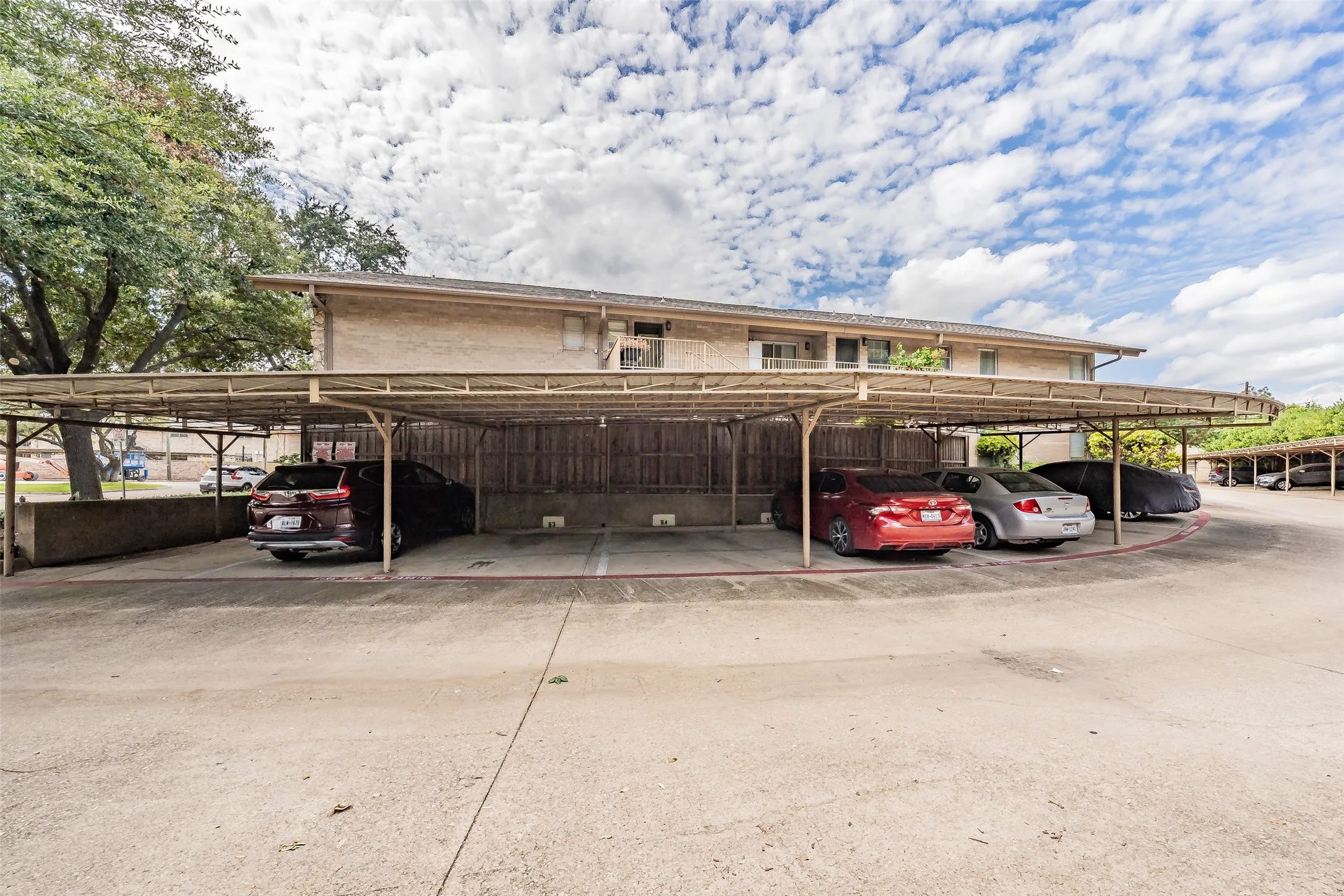 Condominium For Sale in Dallas County , 11338 Park Central Place D, Dallas, Texas 75230, 2 Bedroom, 3 Bathroom, Garage spaces, 1,627 Sqft, built in 1961, mls#21411530, Real Estate Agent in Dallas, Homes For Sale in Dallas county, Homes For Sale in Dallas, Realtor in Dallas Texas, Real Estate Brokerage Independent Realty Texas, Luminita Cordes Realtor
