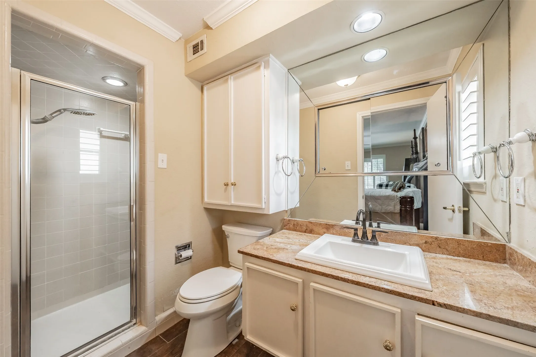 Condominium For Sale in Dallas County , 11338 Park Central Place D, Dallas, Texas 75230, 2 Bedroom, 3 Bathroom, Garage spaces, 1,627 Sqft, built in 1961, mls#21411530, Real Estate Agent in Dallas, Homes For Sale in Dallas county, Homes For Sale in Dallas, Realtor in Dallas Texas, Real Estate Brokerage Independent Realty Texas, Luminita Cordes Realtor