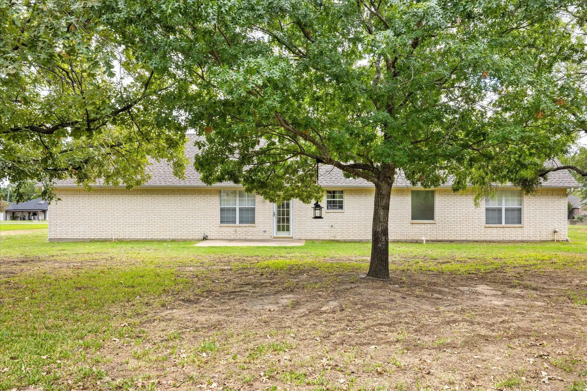 Single Family Residence For Sale in Hood County , 3708 Indian Creek Trail, Granbury, Texas 76049, 3 Bedroom, 2 Bathroom, 2 Garage spaces, 1,645 Sqft, built in 1997, mls#21408122, Real Estate Agent in Granbury, Homes For Sale in Hood county, Homes For Sale in Granbury, Realtor in Granbury Texas, Real Estate Brokerage Independent Realty Texas, Luminita Cordes Realtor