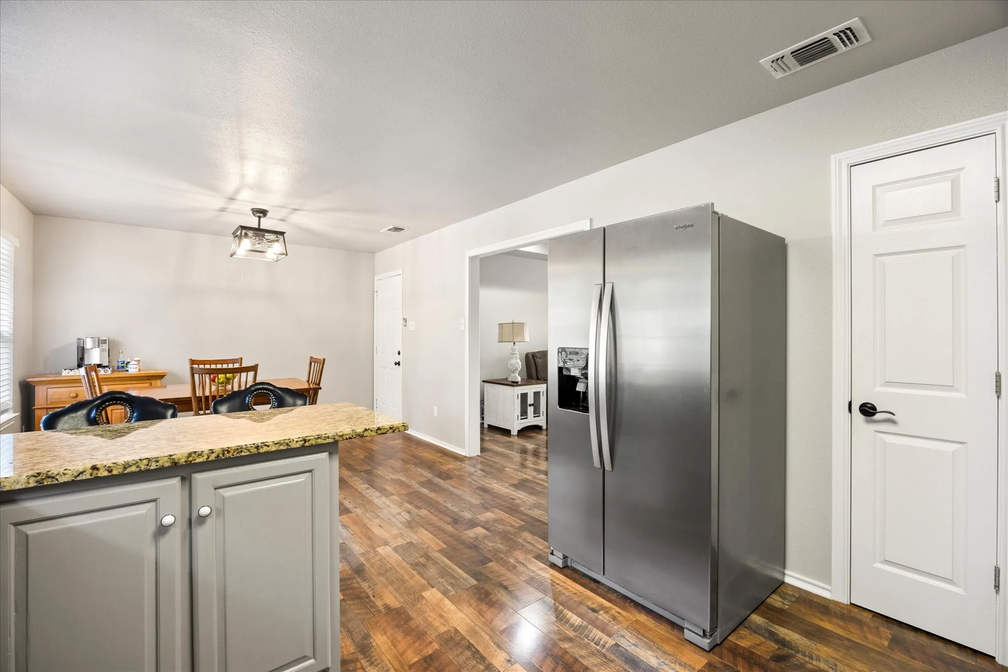 Single Family Residence For Sale in Hood County , 3708 Indian Creek Trail, Granbury, Texas 76049, 3 Bedroom, 2 Bathroom, 2 Garage spaces, 1,645 Sqft, built in 1997, mls#21408122, Real Estate Agent in Granbury, Homes For Sale in Hood county, Homes For Sale in Granbury, Realtor in Granbury Texas, Real Estate Brokerage Independent Realty Texas, Luminita Cordes Realtor