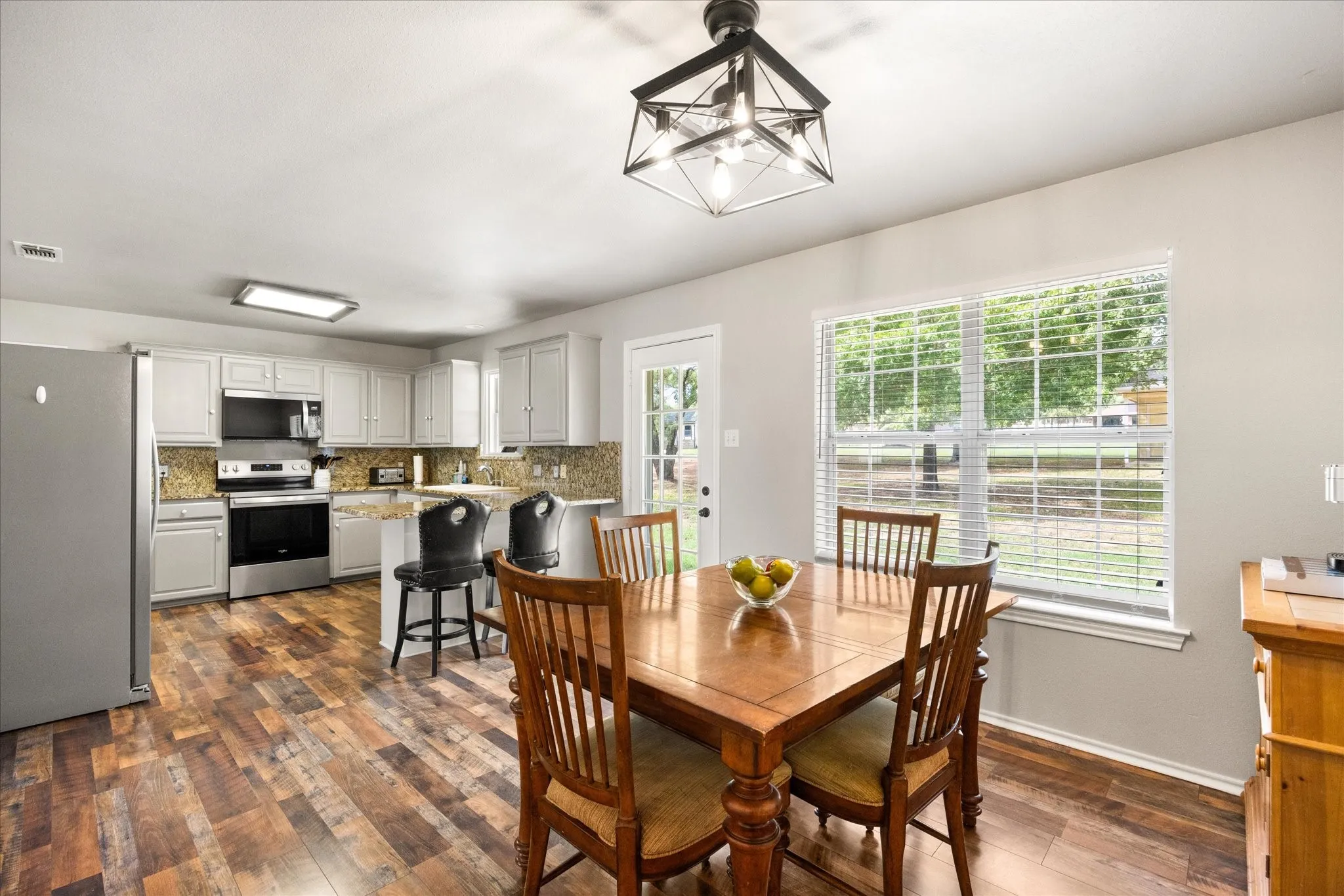 Single Family Residence For Sale in Hood County , 3708 Indian Creek Trail, Granbury, Texas 76049, 3 Bedroom, 2 Bathroom, 2 Garage spaces, 1,645 Sqft, built in 1997, mls#21408122, Real Estate Agent in Granbury, Homes For Sale in Hood county, Homes For Sale in Granbury, Realtor in Granbury Texas, Real Estate Brokerage Independent Realty Texas, Luminita Cordes Realtor