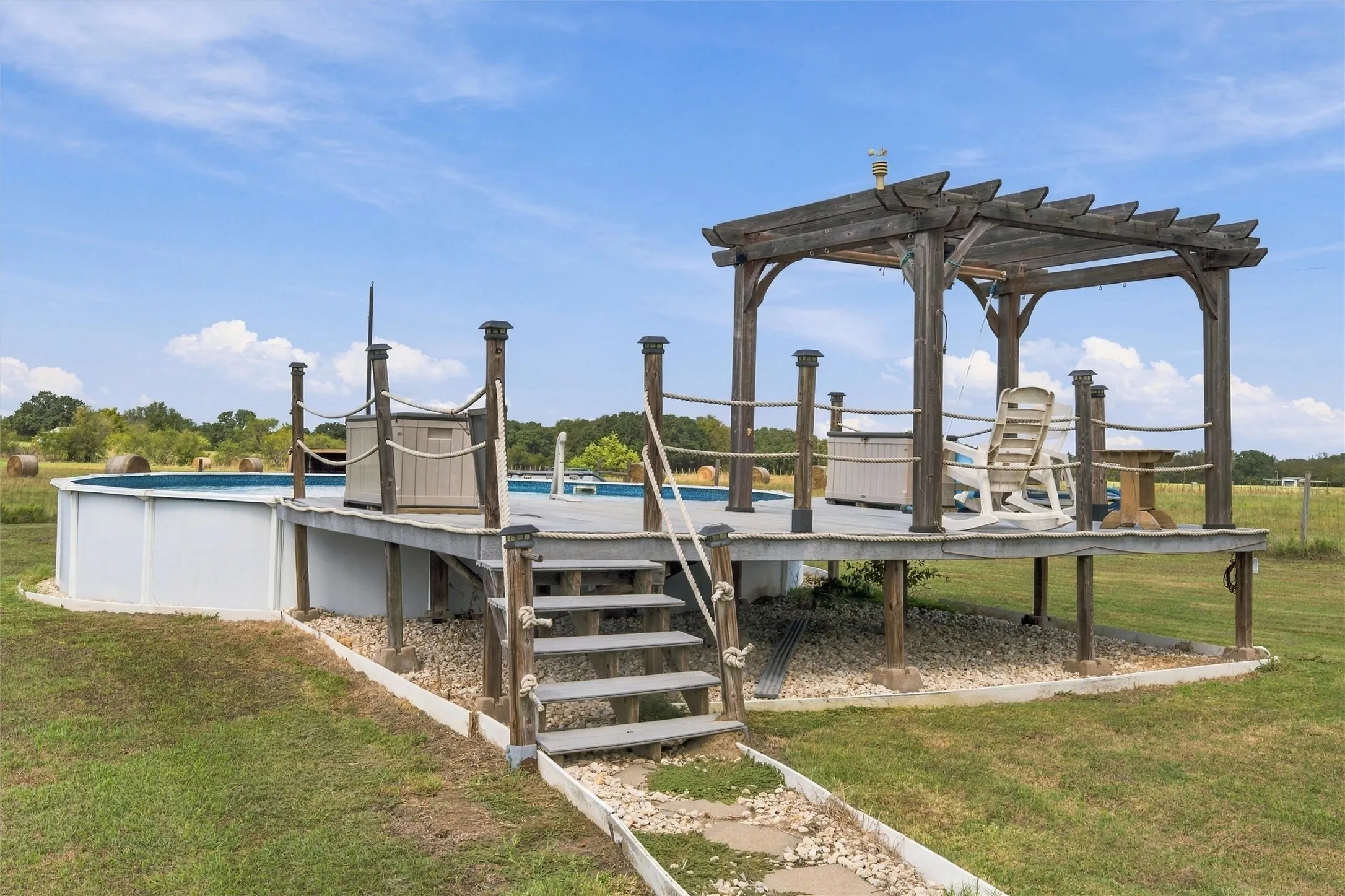 Single Family Residence For Sale in Hill County , 3200 NW 4th, Hubbard, Texas 76648, 3 Bedroom, 2 Bathroom, 2 Garage spaces, 2,279 Sqft, built in 2009, mls#21408059, Real Estate Agent in Hubbard, Homes For Sale in Hill county, Homes For Sale in Hubbard, Realtor in Hubbard Texas, Real Estate Brokerage Independent Realty Texas, Luminita Cordes Realtor