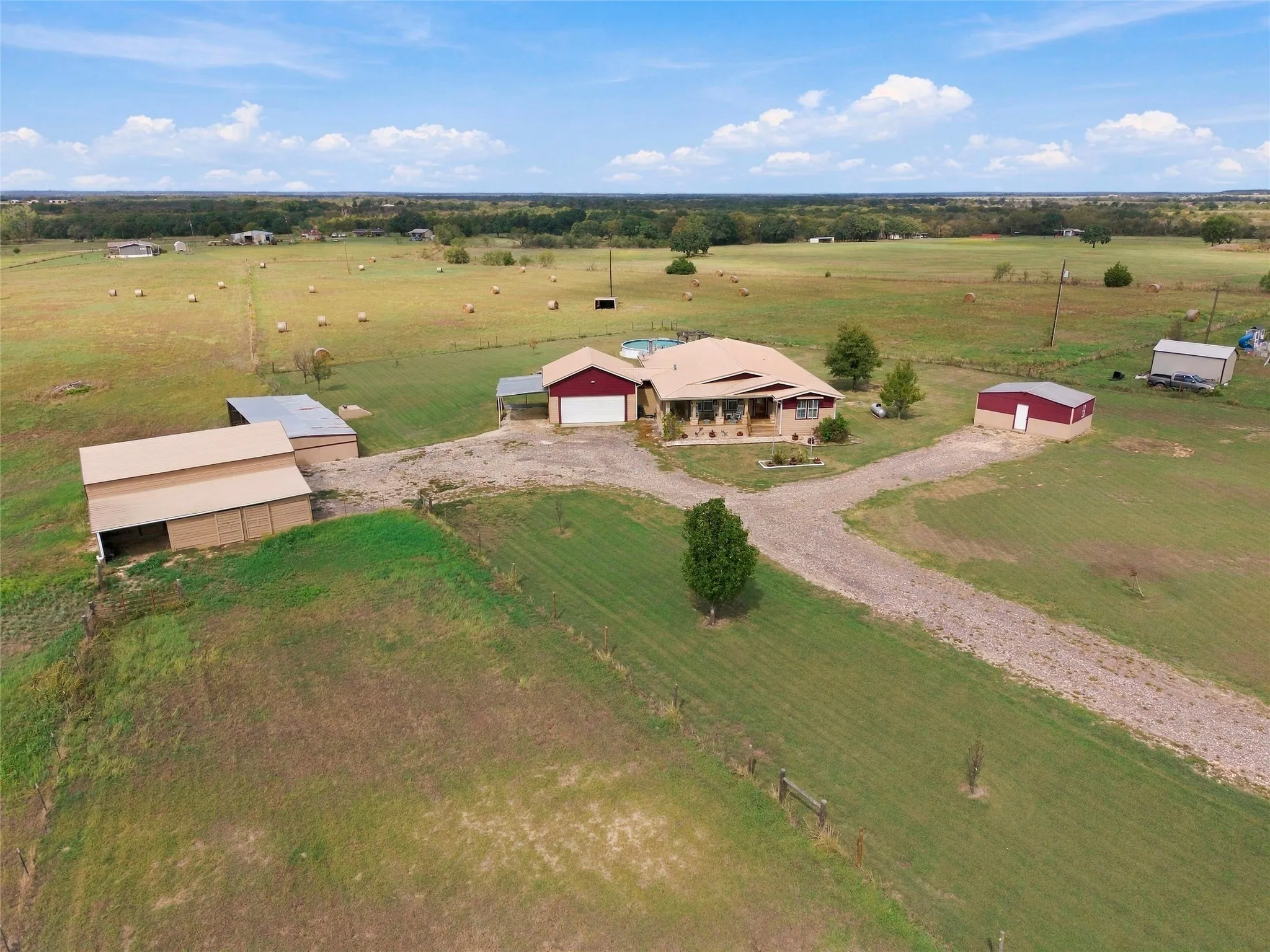 Single Family Residence For Sale in Hill County , 3200 NW 4th, Hubbard, Texas 76648, 3 Bedroom, 2 Bathroom, 2 Garage spaces, 2,279 Sqft, built in 2009, mls#21408059, Real Estate Agent in Hubbard, Homes For Sale in Hill county, Homes For Sale in Hubbard, Realtor in Hubbard Texas, Real Estate Brokerage Independent Realty Texas, Luminita Cordes Realtor