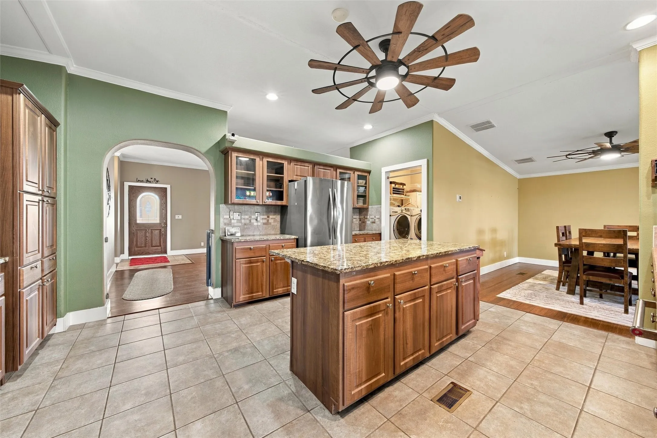 Single Family Residence For Sale in Hill County , 3200 NW 4th, Hubbard, Texas 76648, 3 Bedroom, 2 Bathroom, 2 Garage spaces, 2,279 Sqft, built in 2009, mls#21408059, Real Estate Agent in Hubbard, Homes For Sale in Hill county, Homes For Sale in Hubbard, Realtor in Hubbard Texas, Real Estate Brokerage Independent Realty Texas, Luminita Cordes Realtor