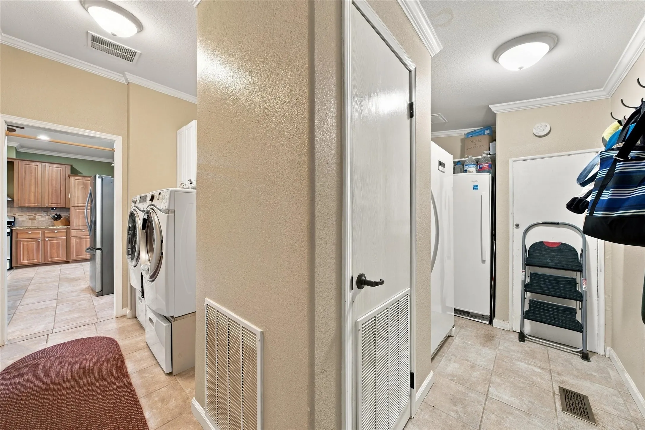 Single Family Residence For Sale in Hill County , 3200 NW 4th, Hubbard, Texas 76648, 3 Bedroom, 2 Bathroom, 2 Garage spaces, 2,279 Sqft, built in 2009, mls#21408059, Real Estate Agent in Hubbard, Homes For Sale in Hill county, Homes For Sale in Hubbard, Realtor in Hubbard Texas, Real Estate Brokerage Independent Realty Texas, Luminita Cordes Realtor