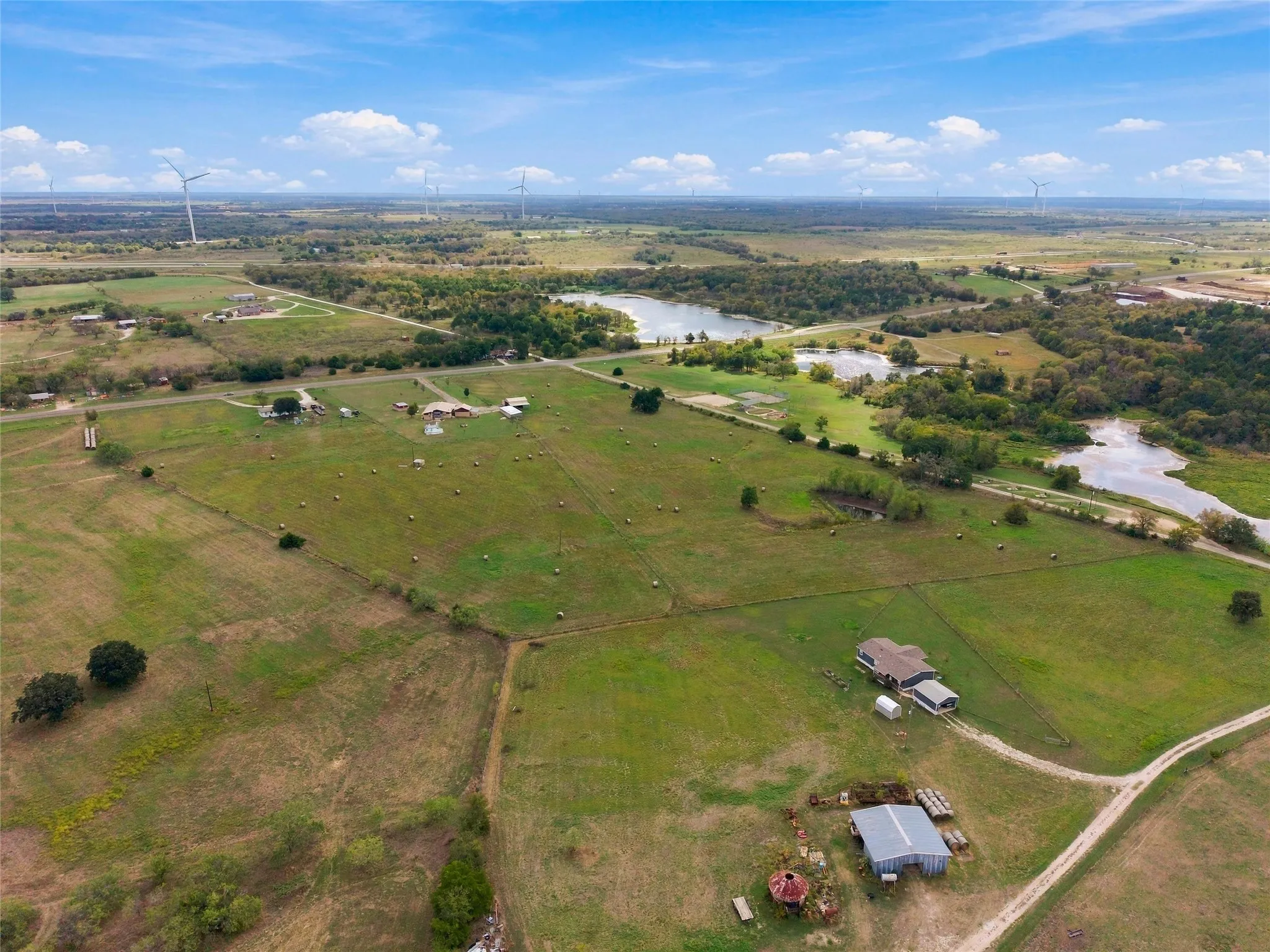 Single Family Residence For Sale in Hill County , 3200 NW 4th, Hubbard, Texas 76648, 3 Bedroom, 2 Bathroom, 2 Garage spaces, 2,279 Sqft, built in 2009, mls#21408059, Real Estate Agent in Hubbard, Homes For Sale in Hill county, Homes For Sale in Hubbard, Realtor in Hubbard Texas, Real Estate Brokerage Independent Realty Texas, Luminita Cordes Realtor