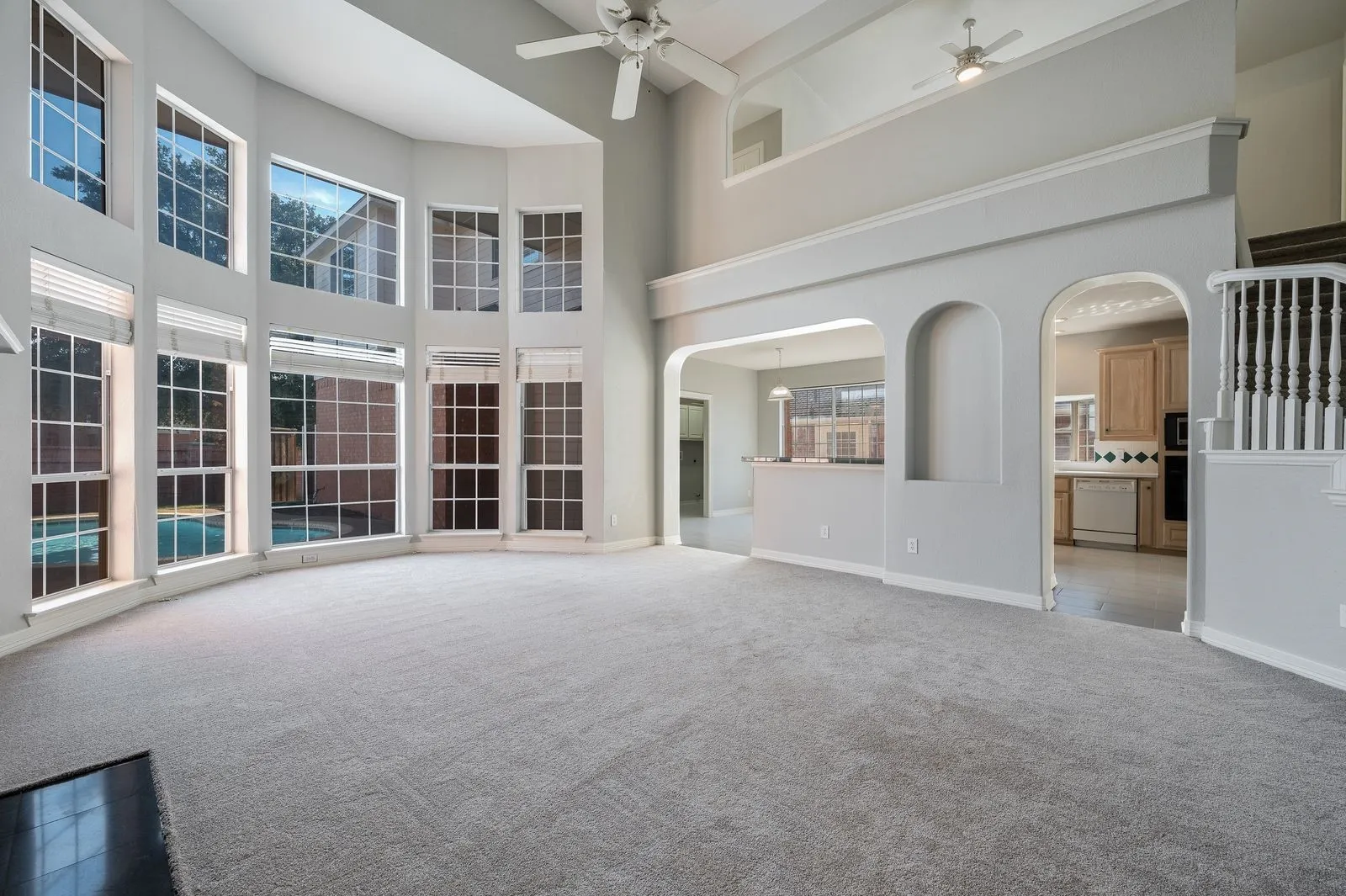 Single Family Residence For Sale in Dallas County , 9612 E Oaks Lane, Irving, Texas 75063, 4 Bedroom, 3 Bathroom, 2 Garage spaces, 3,063 Sqft, built in 1995, mls#21405123, Real Estate Agent in Irving, Homes For Sale in Dallas county, Homes For Sale in Irving, Realtor in Irving Texas, Real Estate Brokerage Independent Realty Texas, Luminita Cordes Realtor