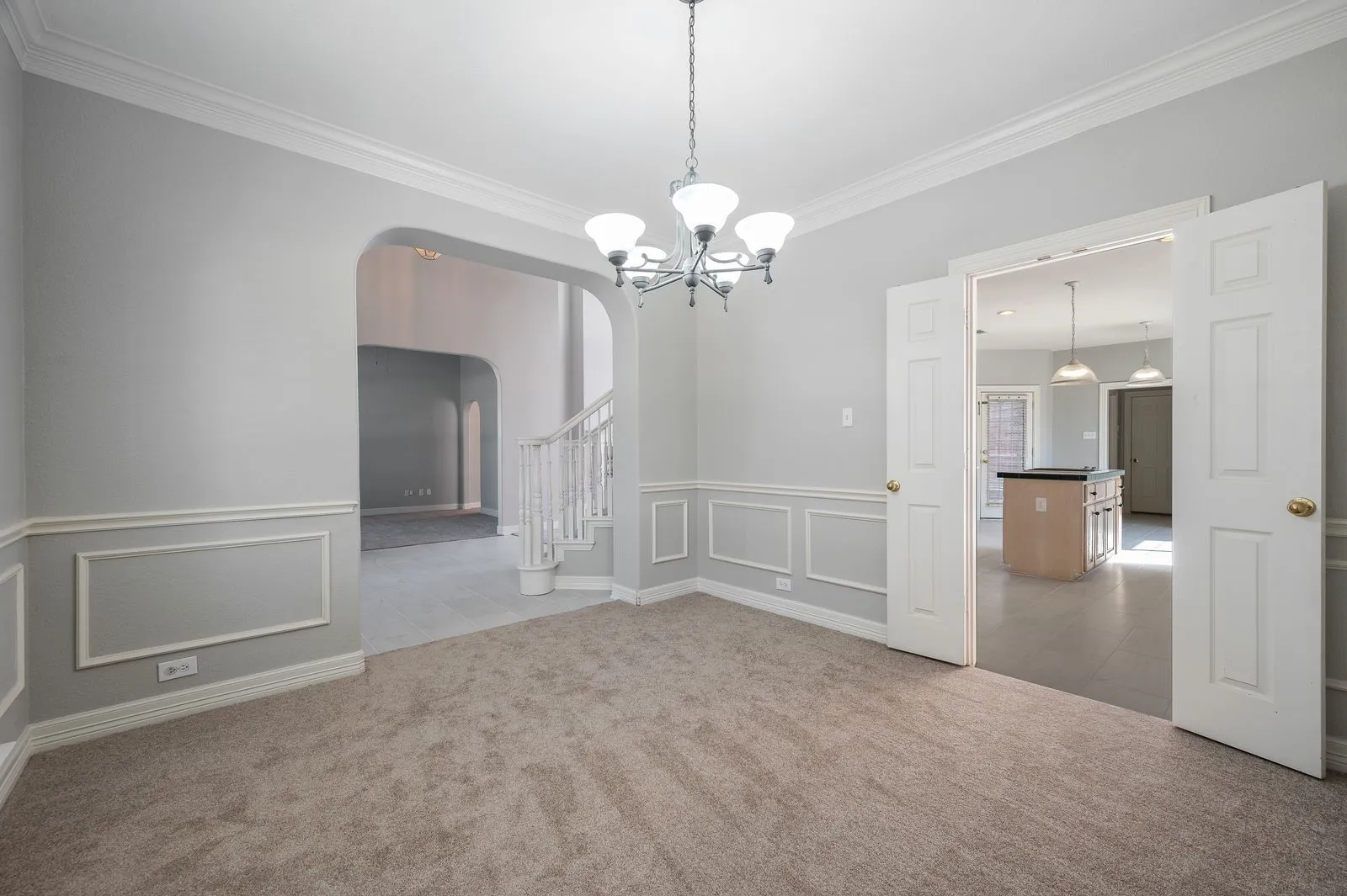 Single Family Residence For Sale in Dallas County , 9612 E Oaks Lane, Irving, Texas 75063, 4 Bedroom, 3 Bathroom, 2 Garage spaces, 3,063 Sqft, built in 1995, mls#21405123, Real Estate Agent in Irving, Homes For Sale in Dallas county, Homes For Sale in Irving, Realtor in Irving Texas, Real Estate Brokerage Independent Realty Texas, Luminita Cordes Realtor