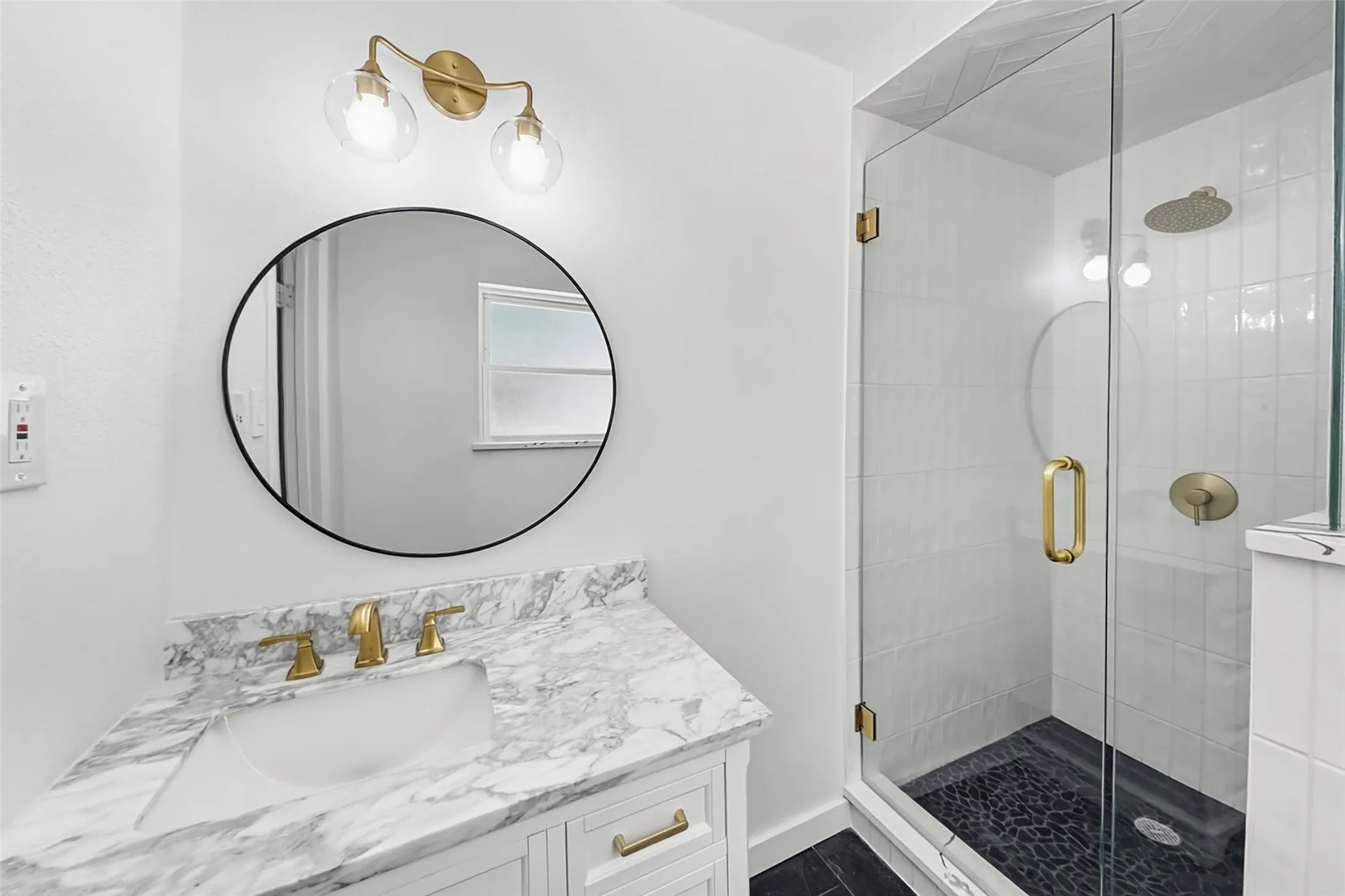 Single Family Residence For Rent in Tarrant County , 5605 Wimbleton Way, Fort Worth, Texas 76133, 3 Bedroom, 2 Bathroom, 2 Garage spaces, 1,994 Sqft, built in 1962, mls#21411618, Real Estate Agent in Fort Worth, Homes For Rent in Tarrant county, Homes For Rent in Fort Worth, Realtor in Fort Worth Texas, Real Estate Brokerage Independent Realty Texas, Luminita Cordes Realtor