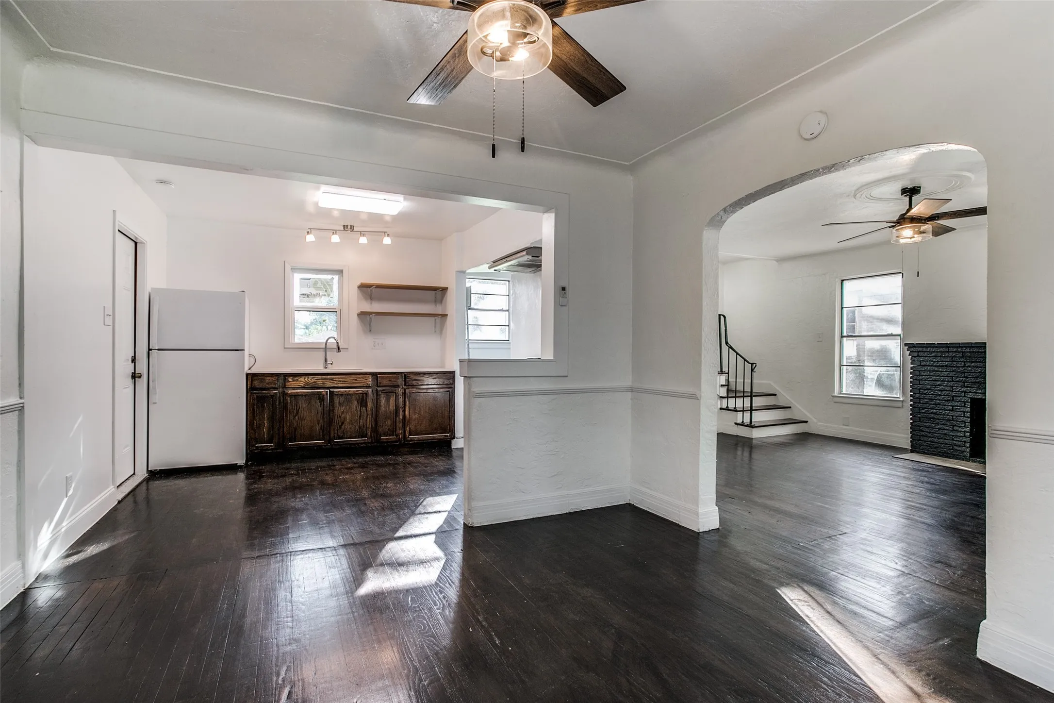Single Family Residence For Rent in Dallas County , 1254 Harlandale Avenue, Dallas, Texas 75216, 2 Bedroom, 1 Bathroom, 1 Garage spaces, 1,242 Sqft, built in 1935, mls#21411621, Real Estate Agent in Dallas, Homes For Rent in Dallas county, Homes For Rent in Dallas, Realtor in Dallas Texas, Real Estate Brokerage Independent Realty Texas, Luminita Cordes Realtor
