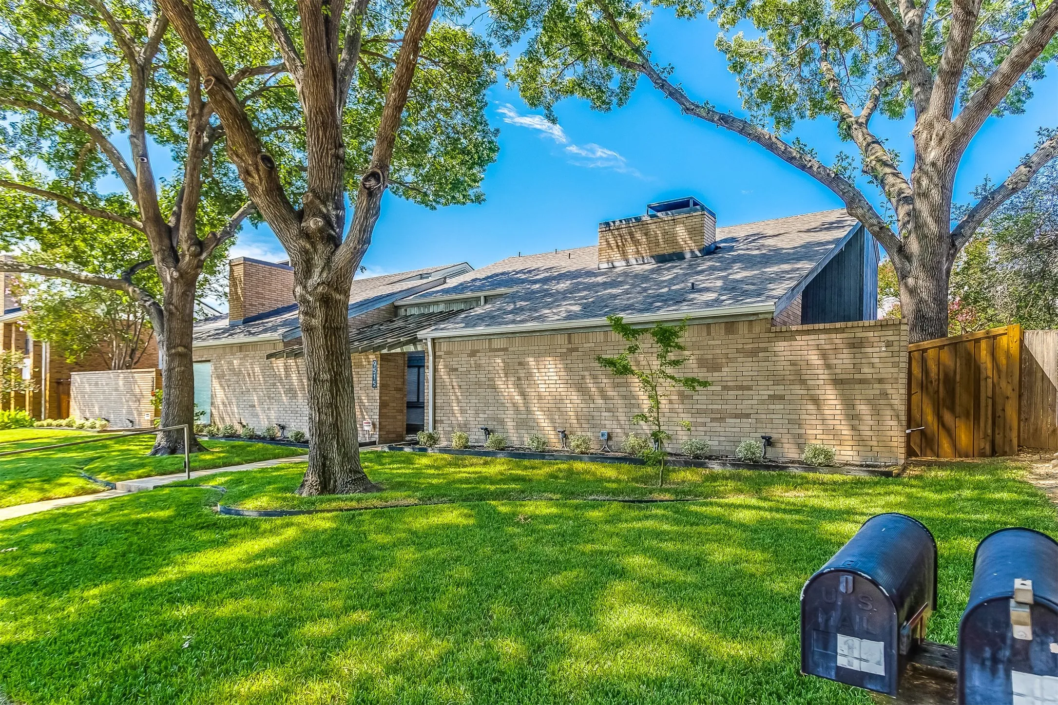 Duplex For Rent