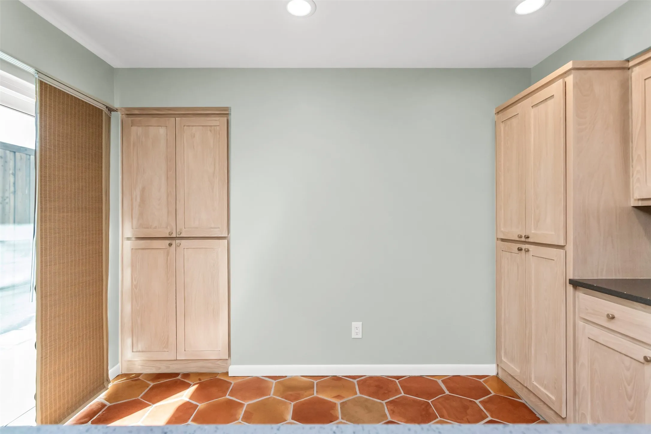 Duplex For Rent in Dallas County , 9517 Moss Farm Lane, Dallas, Texas 75243, 3 Bedroom, 3 Bathroom, 2 Garage spaces, 2,567 Sqft, built in 1978, mls#21410794, Real Estate Agent in Dallas, Homes For Rent in Dallas county, Homes For Rent in Dallas, Realtor in Dallas Texas, Real Estate Brokerage Independent Realty Texas, Luminita Cordes Realtor